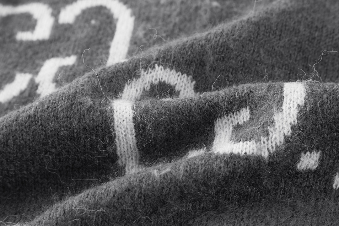 GUCCl 古驰 双面提花马海毛开衫 V领 外套 纯色 斜纹 尖领 长袖 凤搂B5 635160-XKBK2-9260