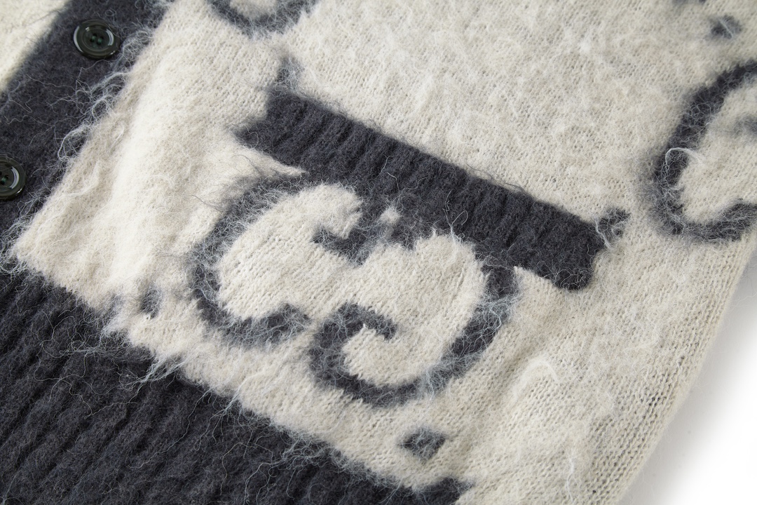 GUCCl 古驰 双面提花马海毛开衫 V领 外套 纯色 斜纹 尖领 长袖 凤搂B5 635160-XKBK2-9260