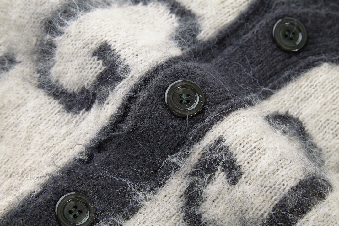 GUCCl 古驰 双面提花马海毛开衫 V领 外套 纯色 斜纹 尖领 长袖 凤搂B5 635160-XKBK2-9260