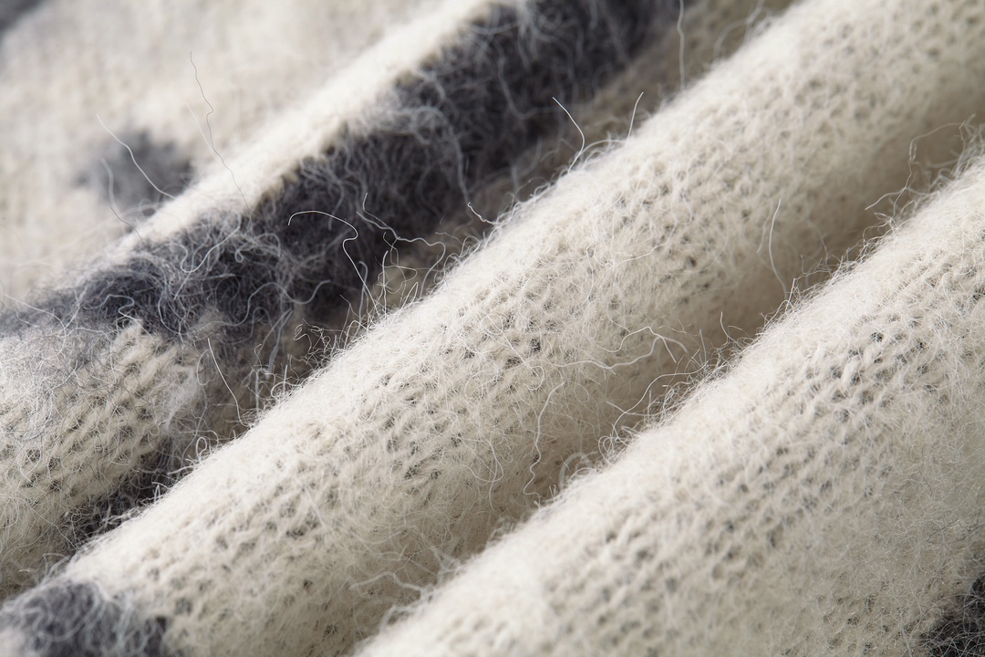 GUCCl 古驰 双面提花马海毛开衫 V领 外套 纯色 斜纹 尖领 长袖 凤搂B5 635160-XKBK2-9260