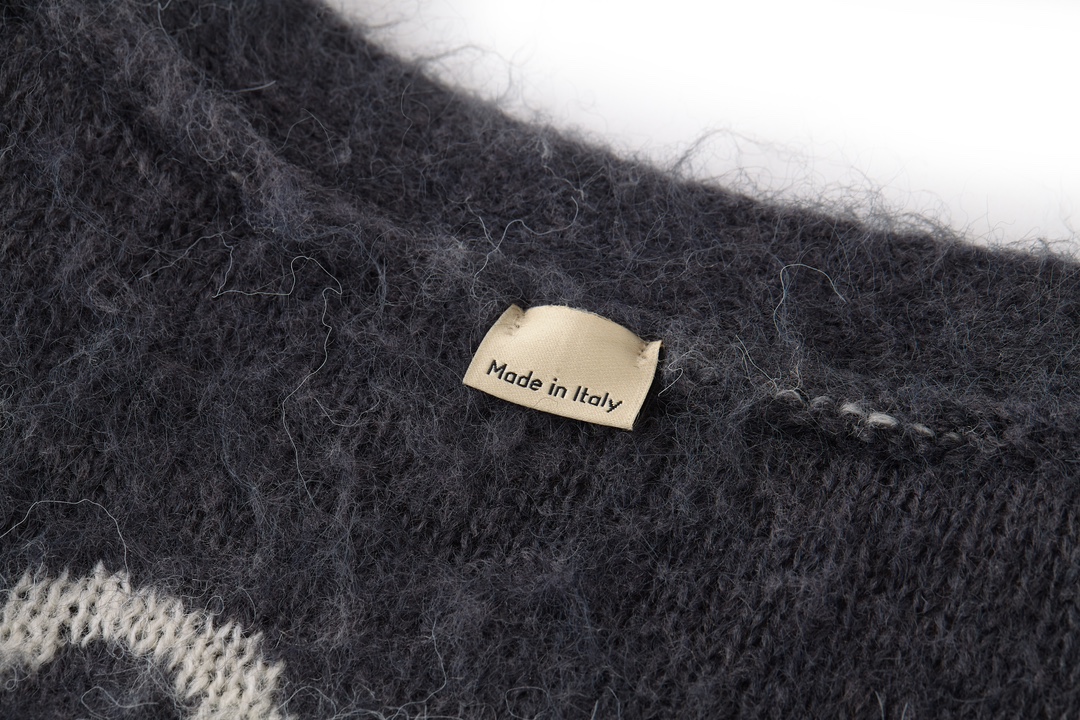 GUCCl 古驰 双面提花马海毛开衫 V领 外套 纯色 斜纹 尖领 长袖 凤搂B5 635160-XKBK2-9260