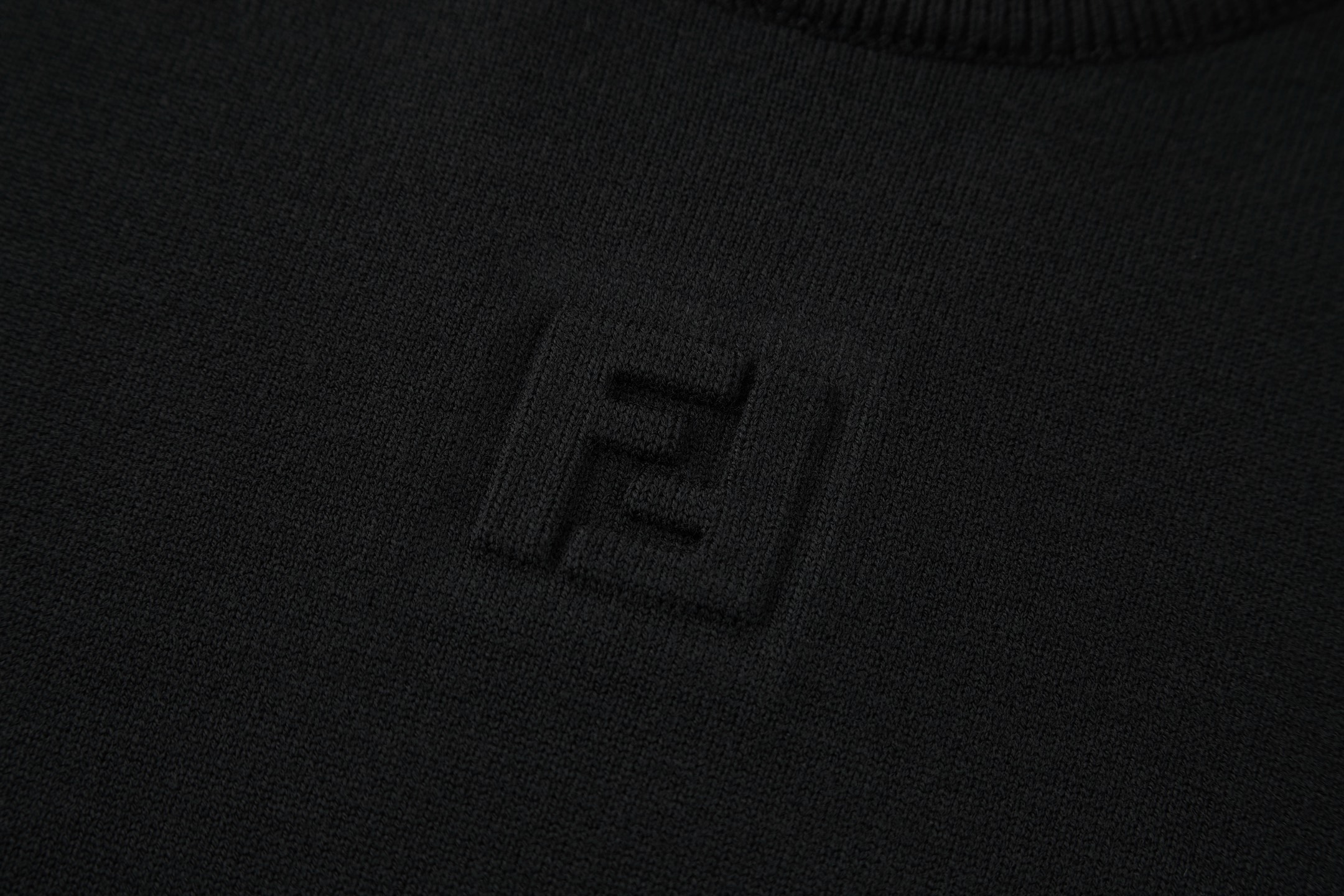 FENDI 芬迪 双F打底针织毛衣 外套 长袖 保暖 灰色 绿色 黑色 FZX091ATMVF0UU0