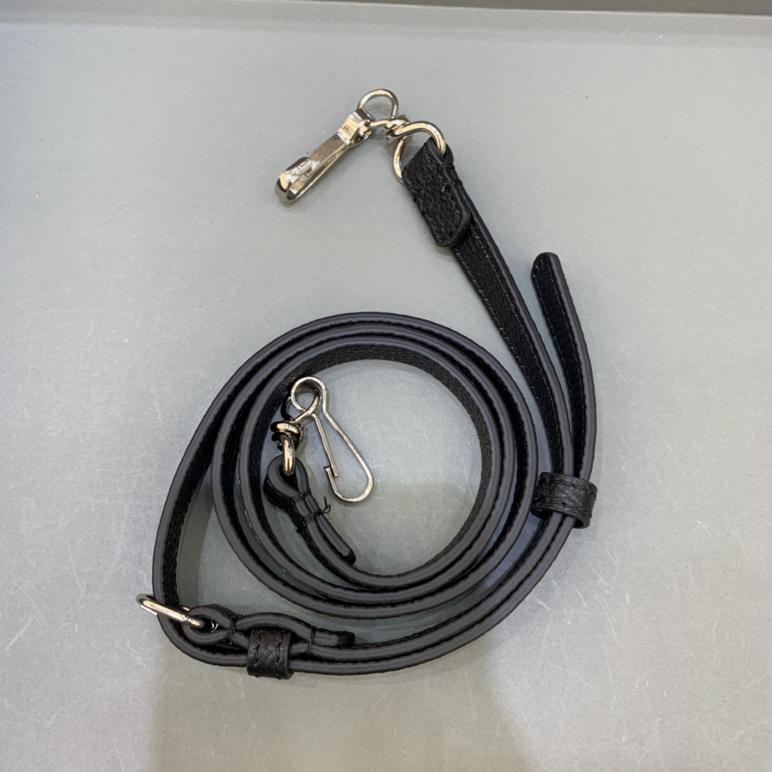 Balenciag Tote 巴黎世家 托特 皮革 牛皮 时尚 手机包 单肩包 斜跨 手提包 腰包 男女同款 黑色 551812D6W2N1000/551810-K9HBN-1090/551815D6W2N1000