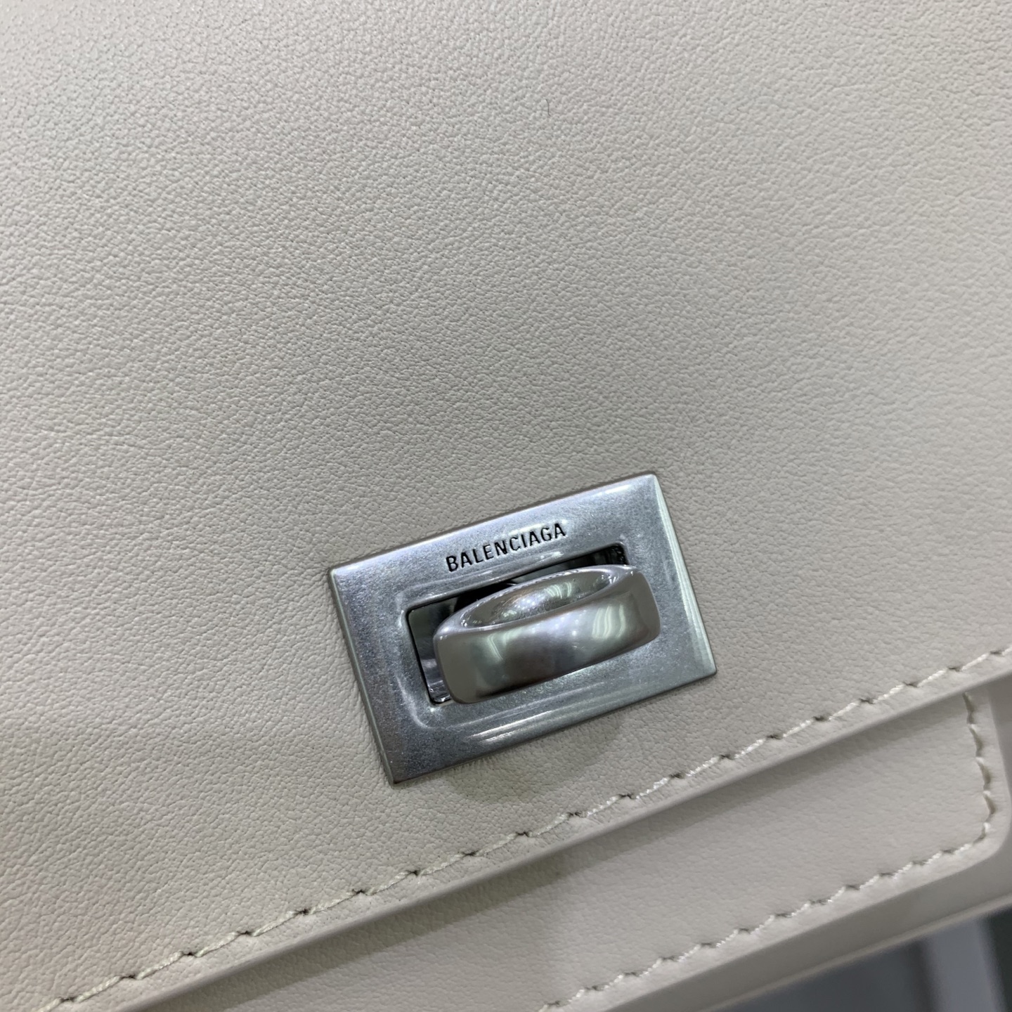 Balenciag  Bel Air 巴黎世家 皮革 牛皮 时尚 手机包 单肩包 斜跨 手提包 腰包 男女同款  六色 