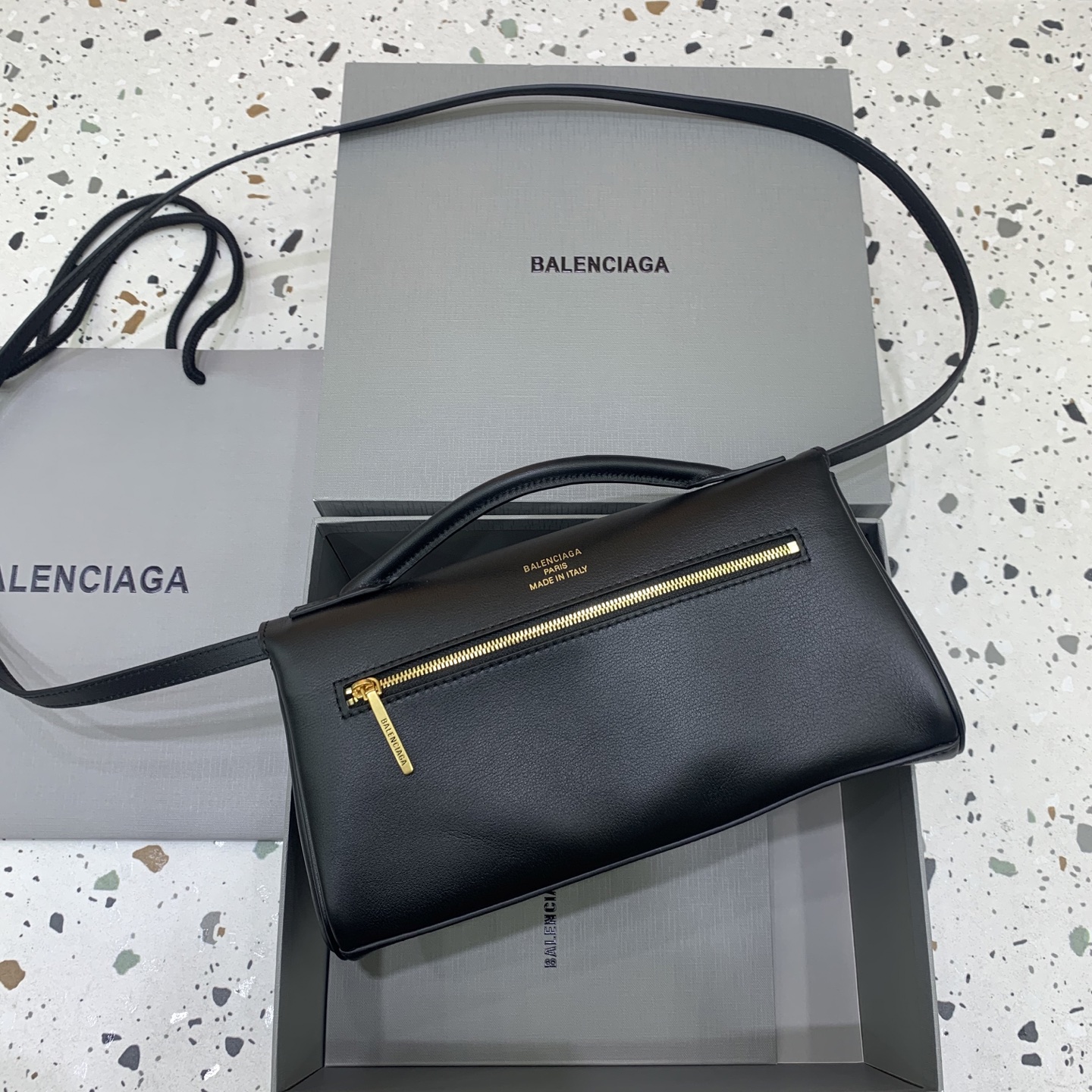 Balenciag  Bel Air 巴黎世家 皮革 牛皮 时尚 手机包 单肩包 斜跨 手提包 腰包 男女同款  六色 