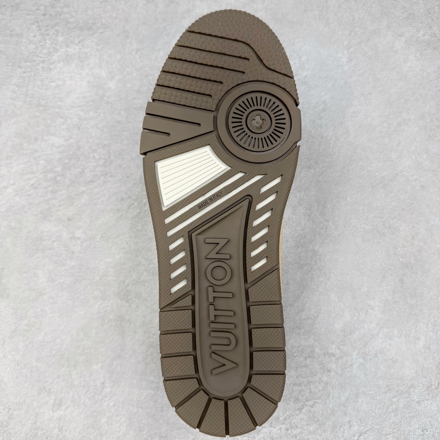 Louis Vuitton  LV Trainer 路易威登 低筒 休闲鞋 板鞋 运动鞋 男鞋 女鞋 棕色1AHTFL