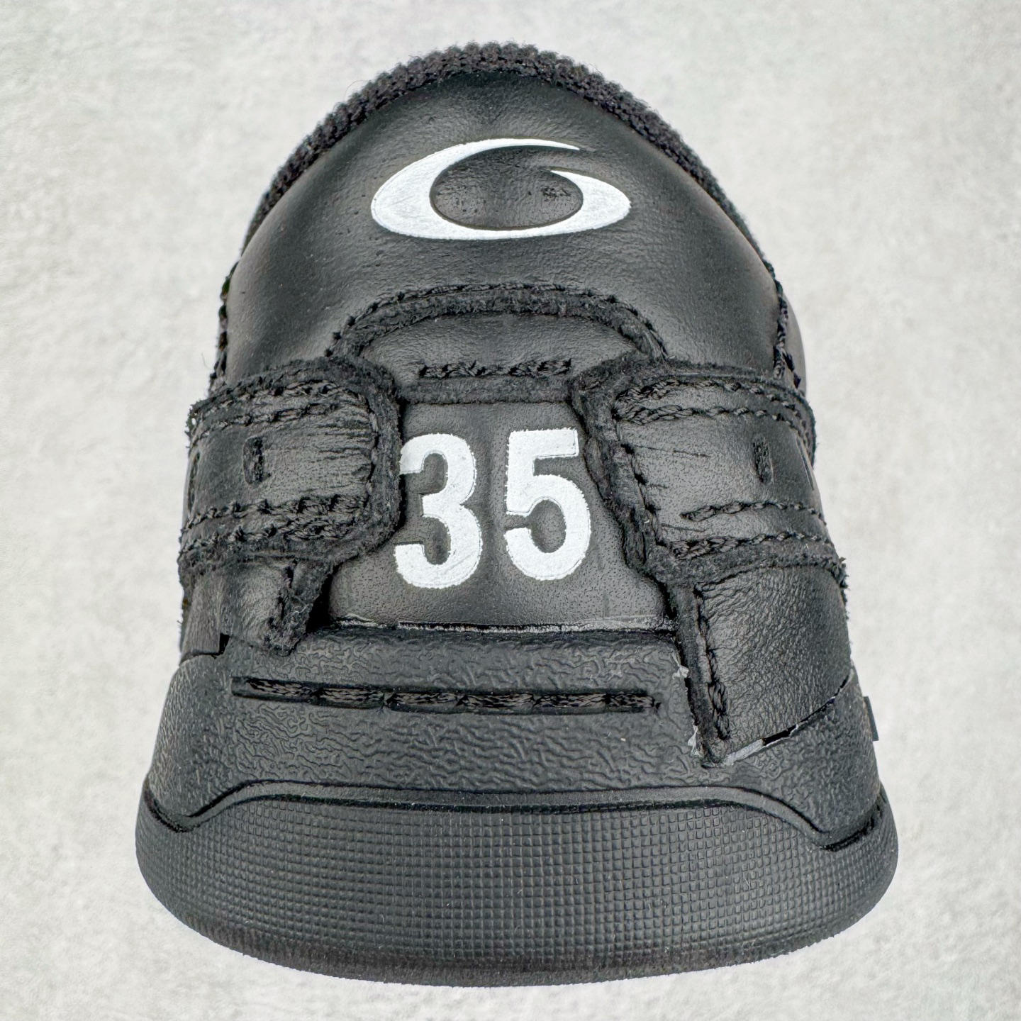  Balenciaga 巴黎世家 18代 Hamptons Worn-0ut 涤纶(聚酯纤维)牛皮革 圆头系带低帮 生活休闲鞋 男女同款 波鞋 黑色841765WCURB1000