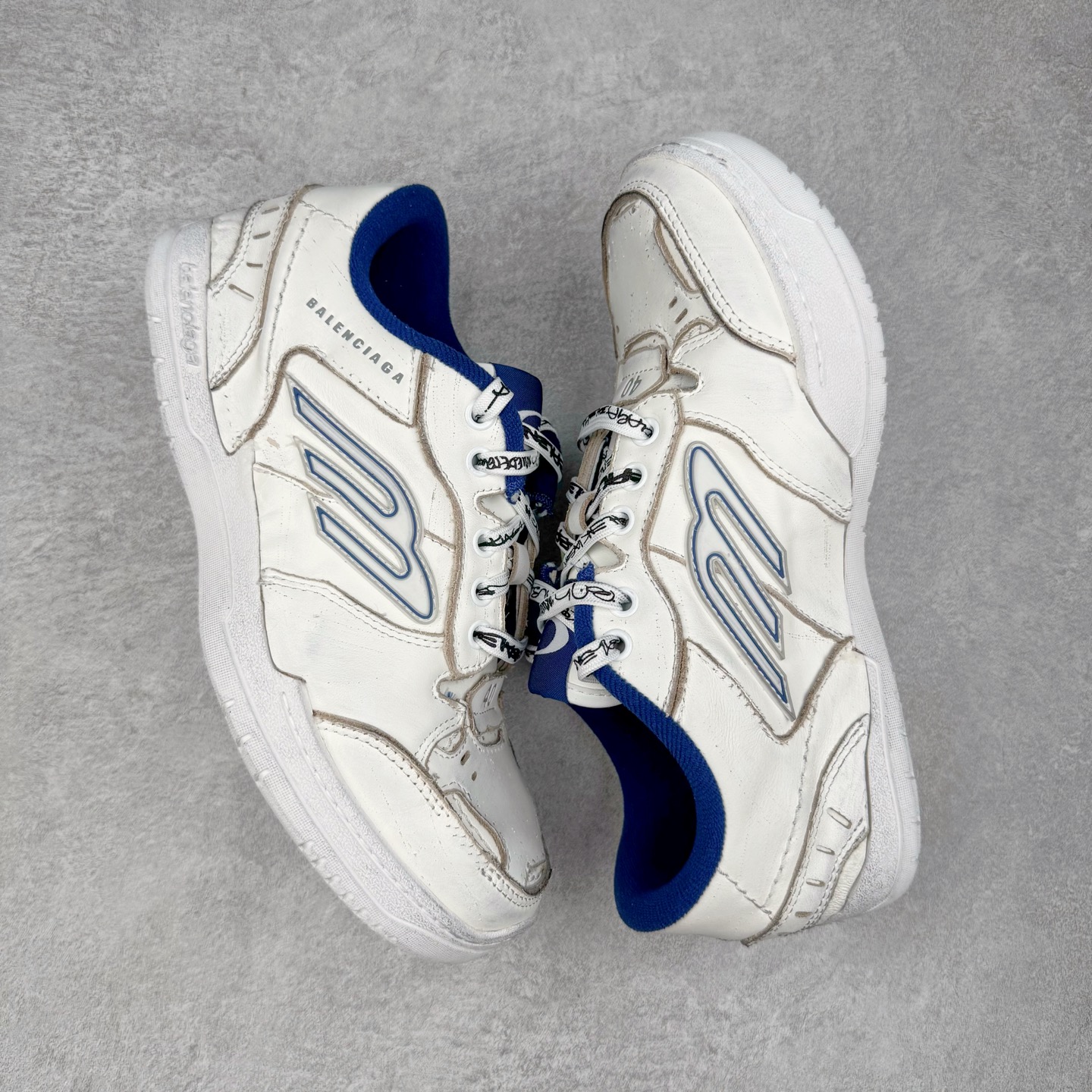 Balenciaga 巴黎世家 18代 Hamptons Worn-0ut 涤纶(聚酯纤维)牛皮革 圆头系带低帮 生活休闲鞋 男女同款 波鞋 白色 841765WCURB9141