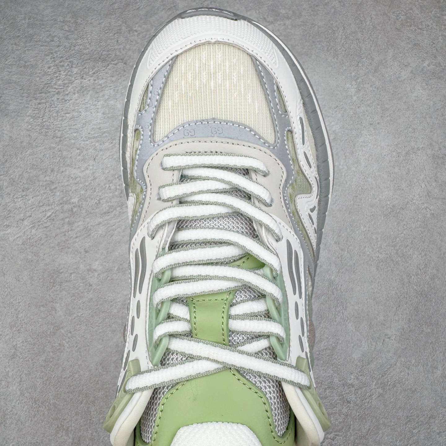 GUCCI古驰 2.0 低筒 网布皮革 复古 圆头抽绳  生活休闲鞋 男款 女款 灰白色 绿色 816489 FAD5T 8756