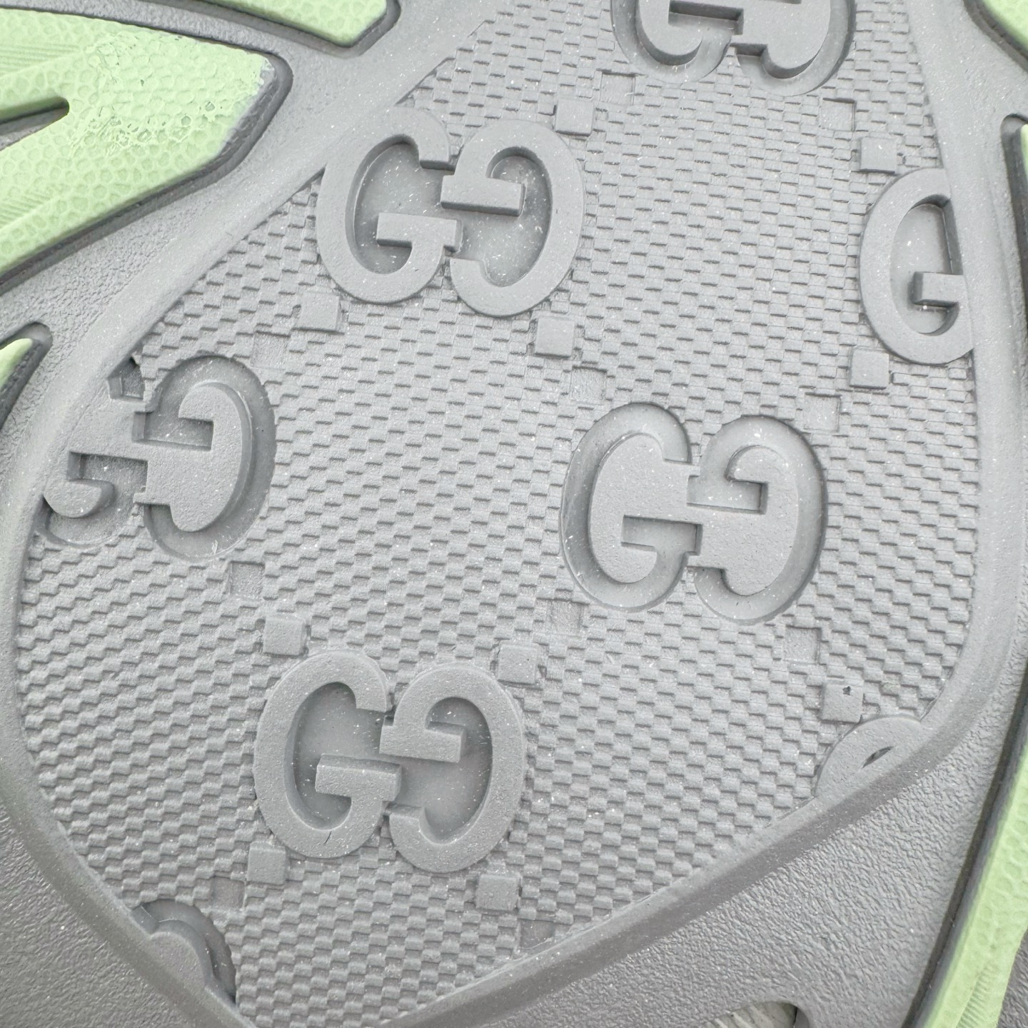 GUCCI古驰 2.0 低筒 网布皮革 复古 圆头抽绳  生活休闲鞋 男款 女款 灰白色 绿色 816489 FAD5T 8756