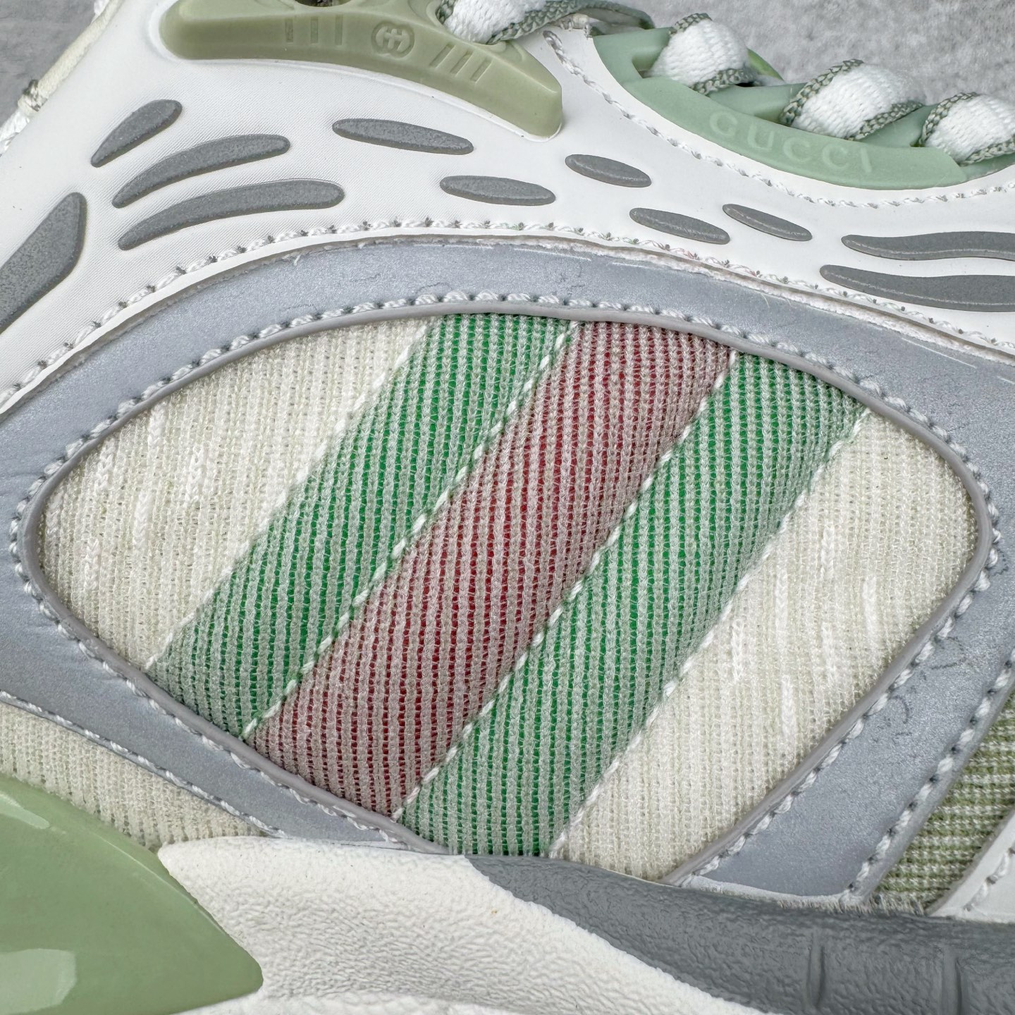 GUCCI古驰 2.0 低筒 网布皮革 复古 圆头抽绳  生活休闲鞋 男款 女款 灰白色 绿色 816489 FAD5T 8756