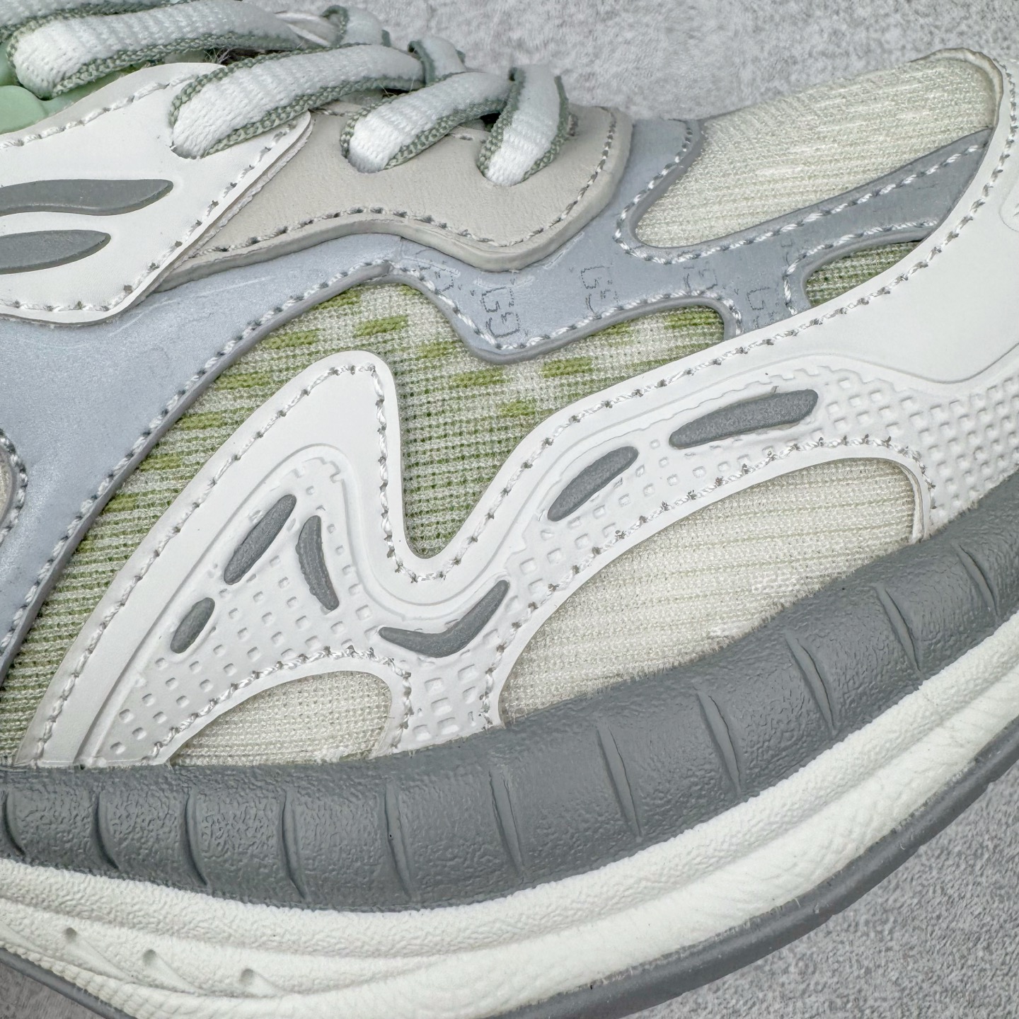 GUCCI古驰 2.0 低筒 网布皮革 复古 圆头抽绳  生活休闲鞋 男款 女款 灰白色 绿色 816489 FAD5T 8756