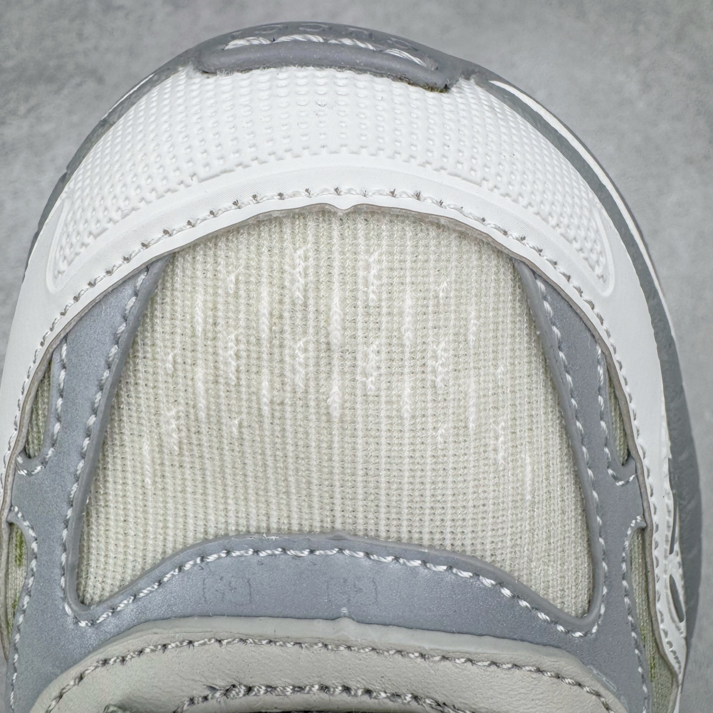 GUCCI古驰 2.0 低筒 网布皮革 复古 圆头抽绳  生活休闲鞋 男款 女款 灰白色 绿色 816489 FAD5T 8756