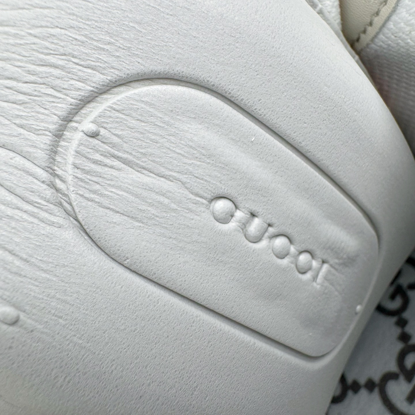 GUCCI古驰 2.0 低筒 网布皮革 复古 圆头抽绳  生活休闲鞋 男款 女款 灰白色 绿色 816489 FAD5T 8756