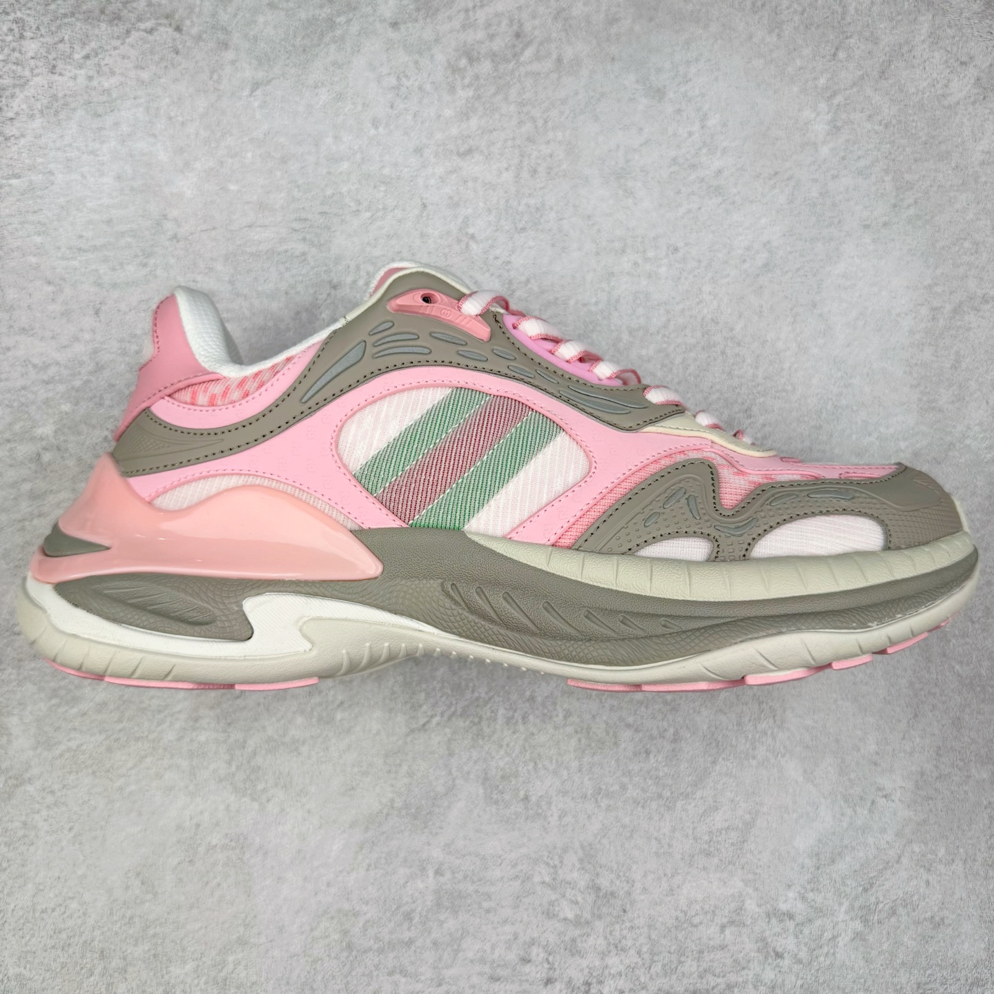 GUCCI古驰 2.0 低筒 网布皮革 复古 圆头抽绳  生活休闲鞋 男款 女款 灰白色 绿色 816489 FAD5T 8756