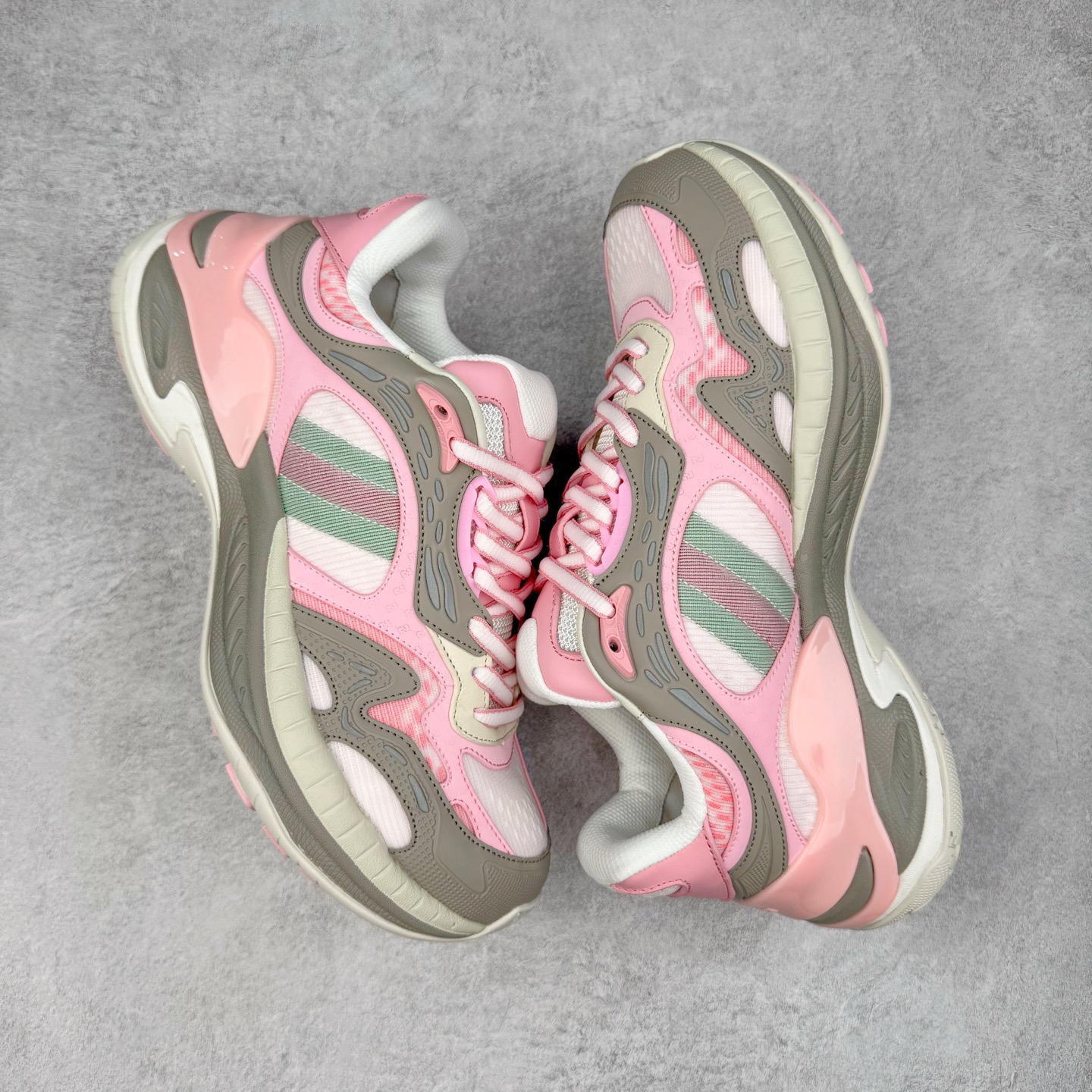 GUCCI古驰 2.0 低筒 网布皮革 复古 圆头抽绳  生活休闲鞋 男款 女款 灰白色 绿色 816489 FAD5T 8756