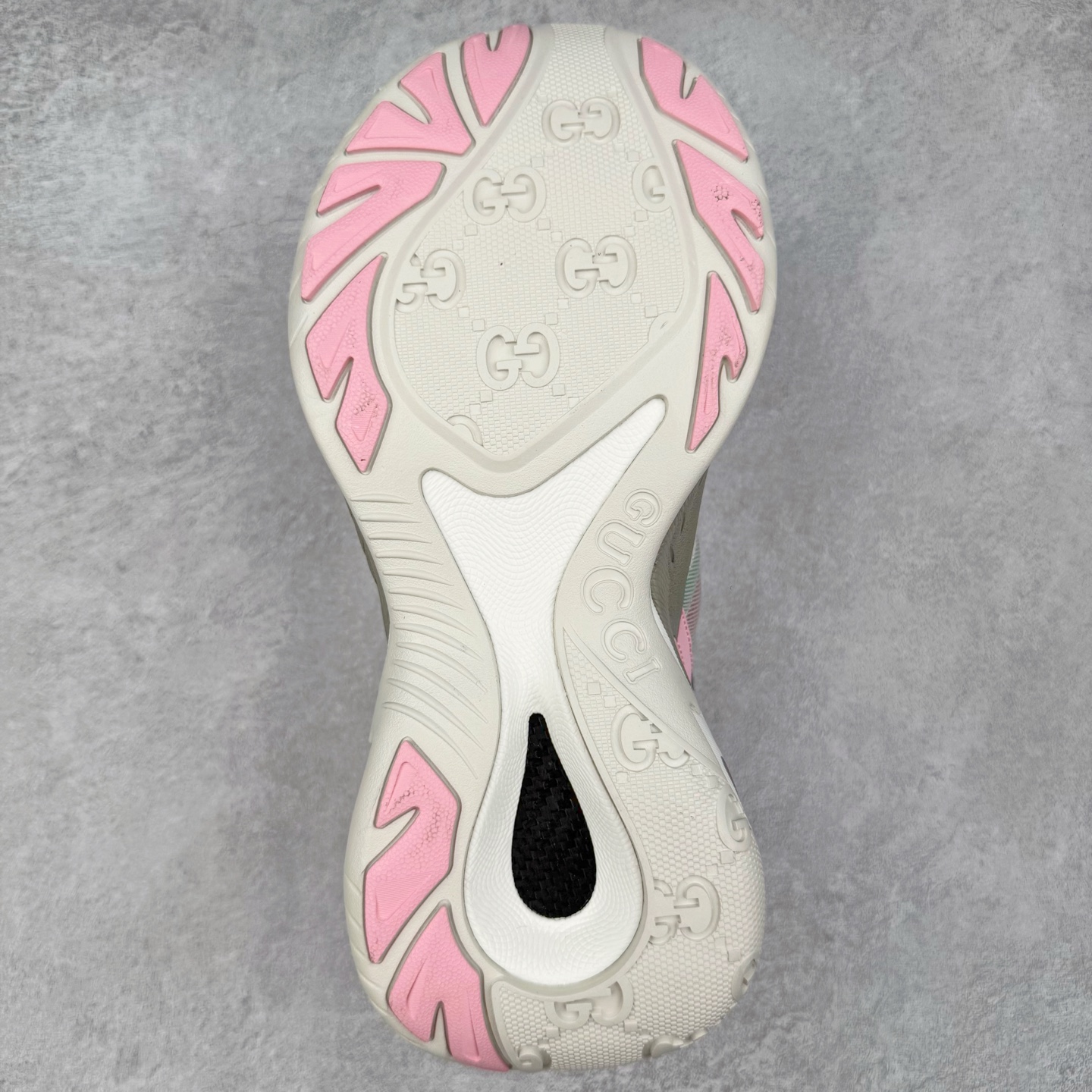 GUCCI古驰 2.0 低筒 网布皮革 复古 圆头抽绳  生活休闲鞋 男款 女款 灰白色 绿色 816489 FAD5T 8756