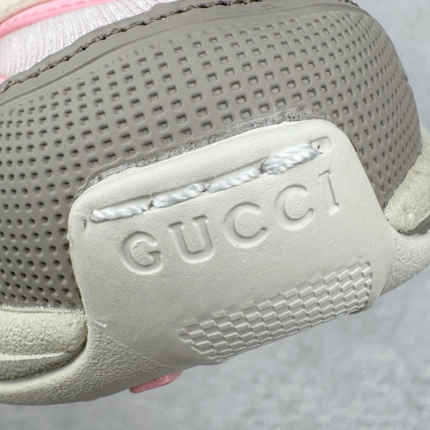 GUCCI古驰 2.0 低筒 网布皮革 复古 圆头抽绳  生活休闲鞋 男款 女款 灰白色 绿色 816489 FAD5T 8756