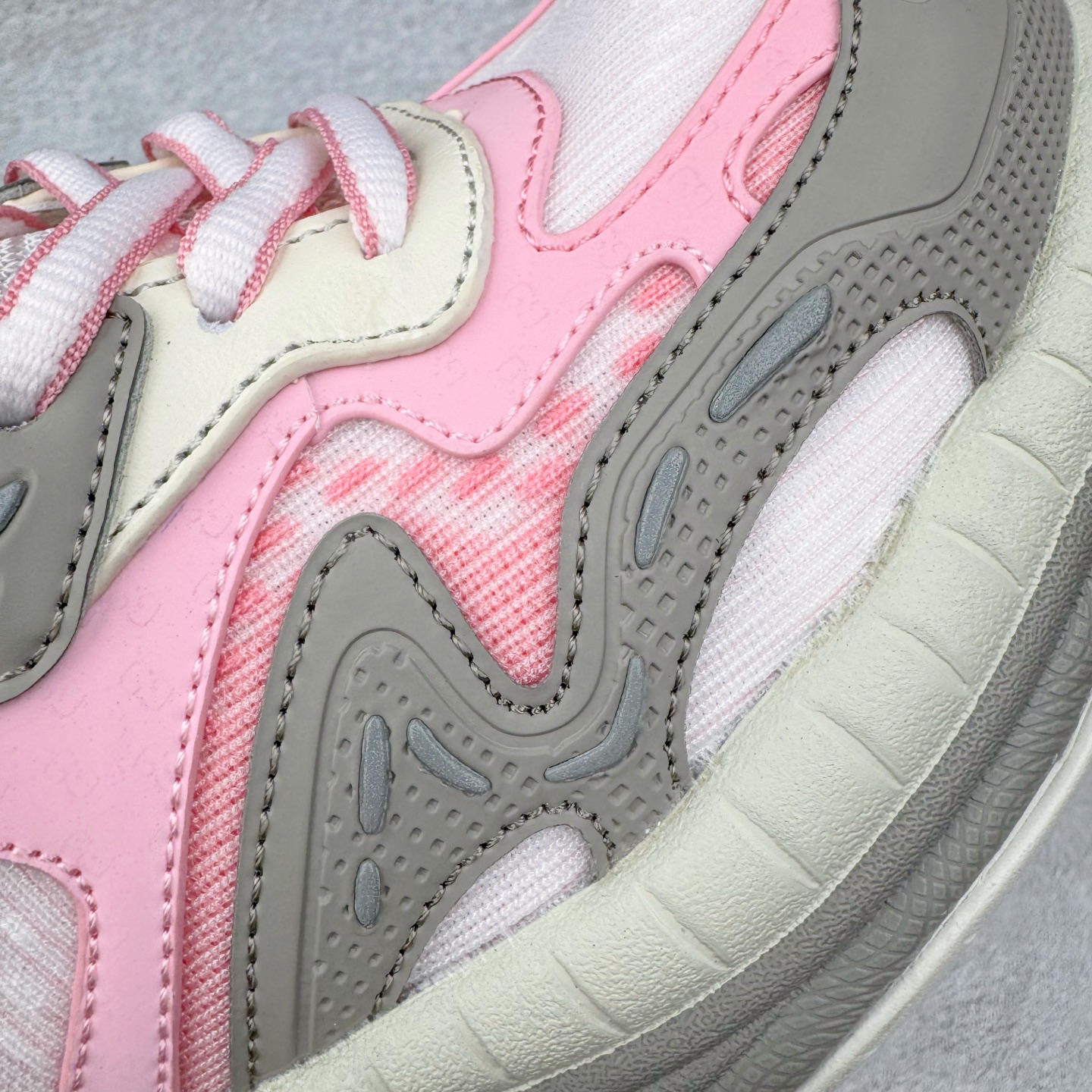 GUCCI古驰 2.0 低筒 网布皮革 复古 圆头抽绳  生活休闲鞋 男款 女款 灰白色 绿色 816489 FAD5T 8756