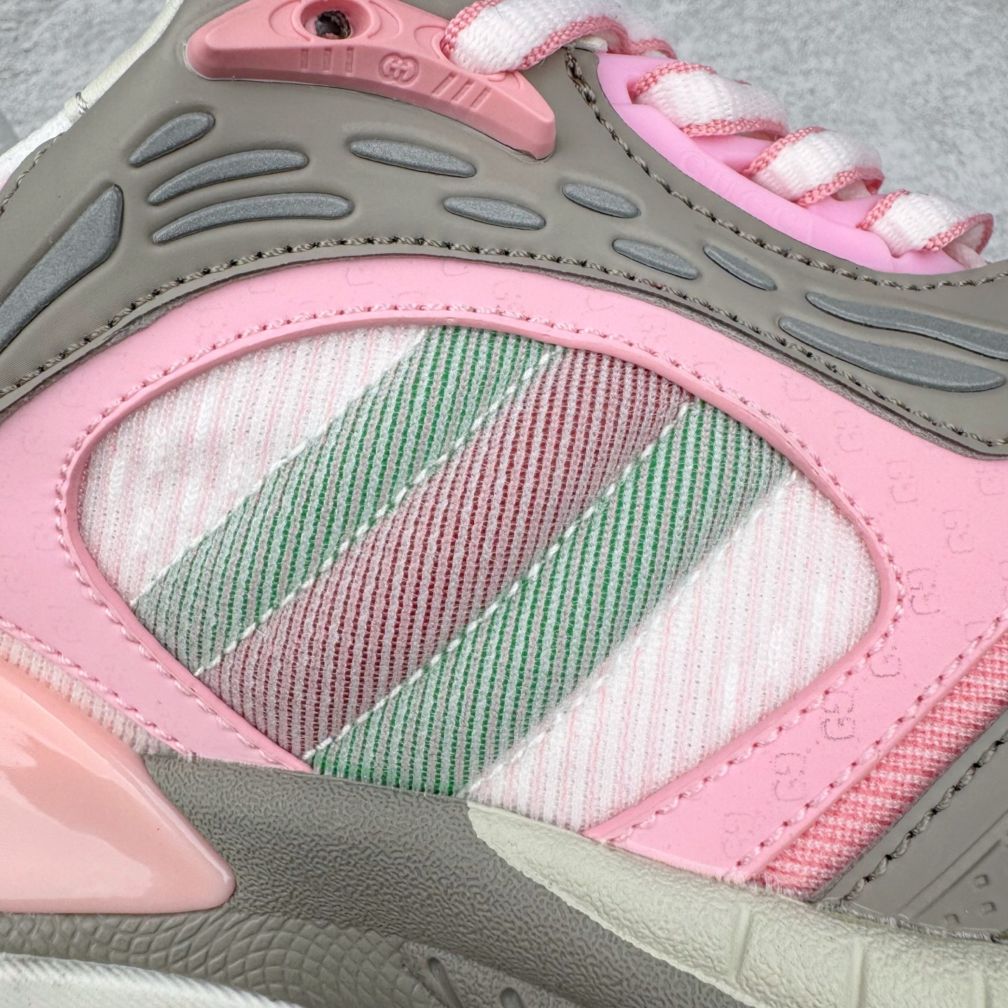 GUCCI古驰 2.0 低筒 网布皮革 复古 圆头抽绳  生活休闲鞋 男款 女款 灰白色 绿色 816489 FAD5T 8756