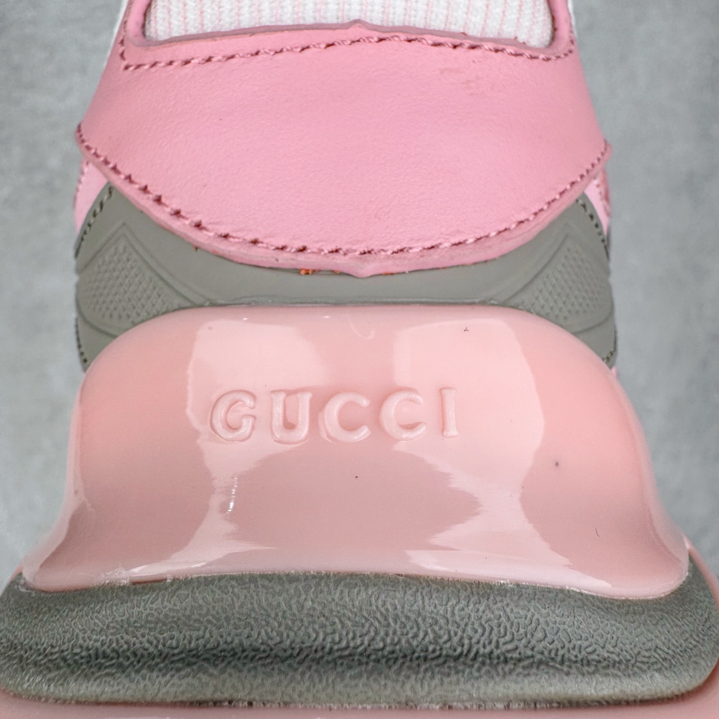 GUCCI古驰 2.0 低筒 网布皮革 复古 圆头抽绳  生活休闲鞋 男款 女款 灰白色 绿色 816489 FAD5T 8756