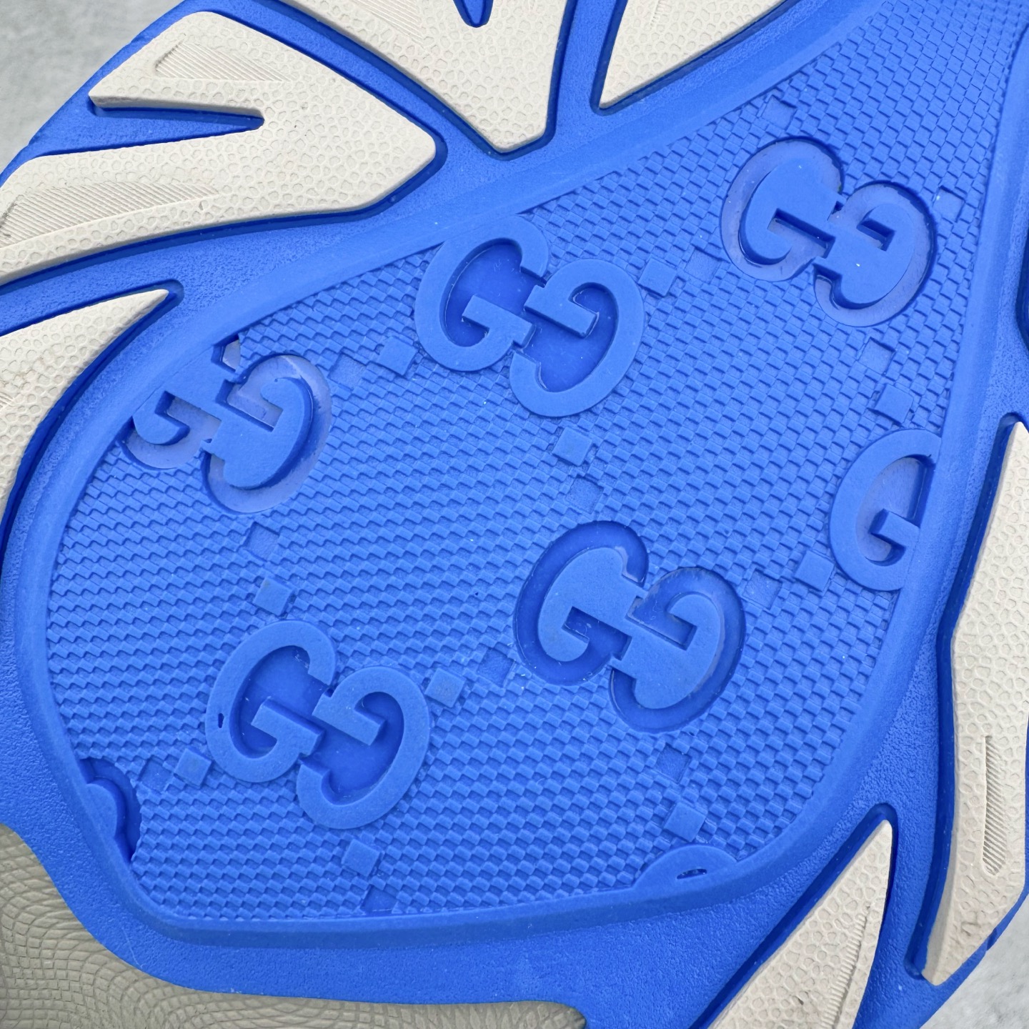 GUCCI古驰 2.0 低筒 网布皮革 复古 圆头抽绳  生活休闲鞋 男款 女款 灰白色 灰蓝色 814040 FAD5T 8753