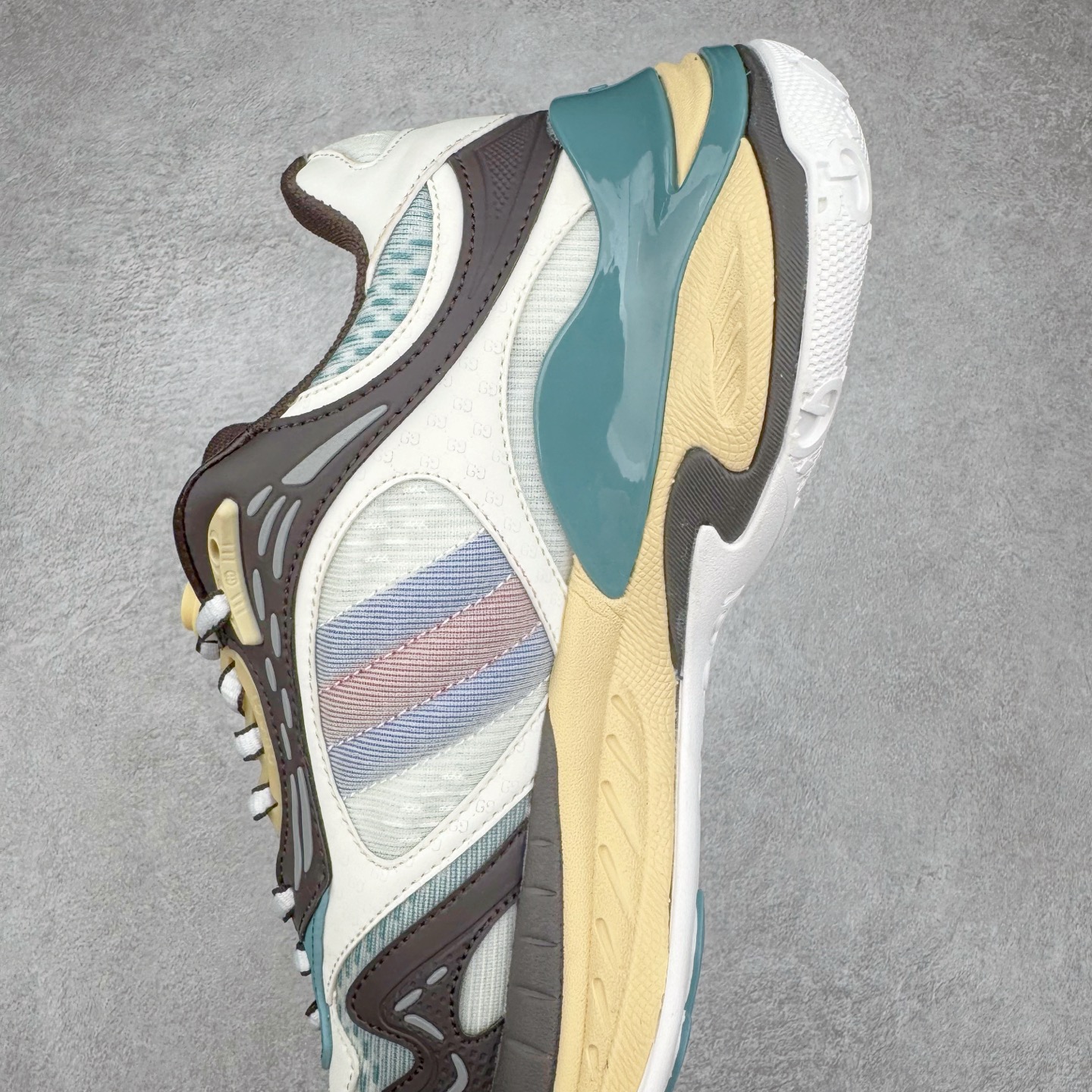 GUCCI古驰 2.0 低筒 网布皮革 复古 圆头抽绳  生活休闲鞋 男款 女款 灰白色 灰棕色 814040 FAD5T 9063