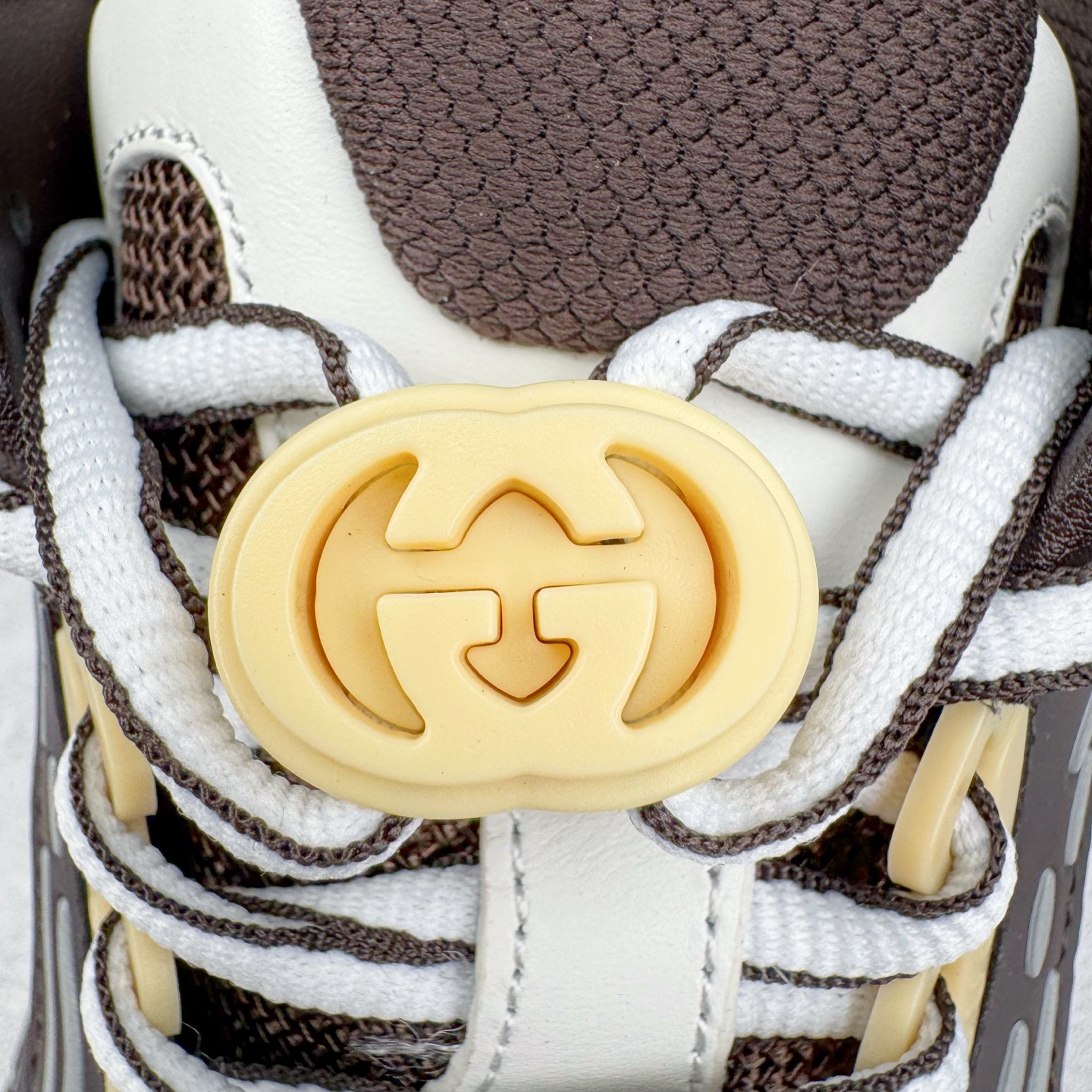 GUCCI古驰 2.0 低筒 网布皮革 复古 圆头抽绳  生活休闲鞋 男款 女款 灰白色 灰棕色 814040 FAD5T 9063