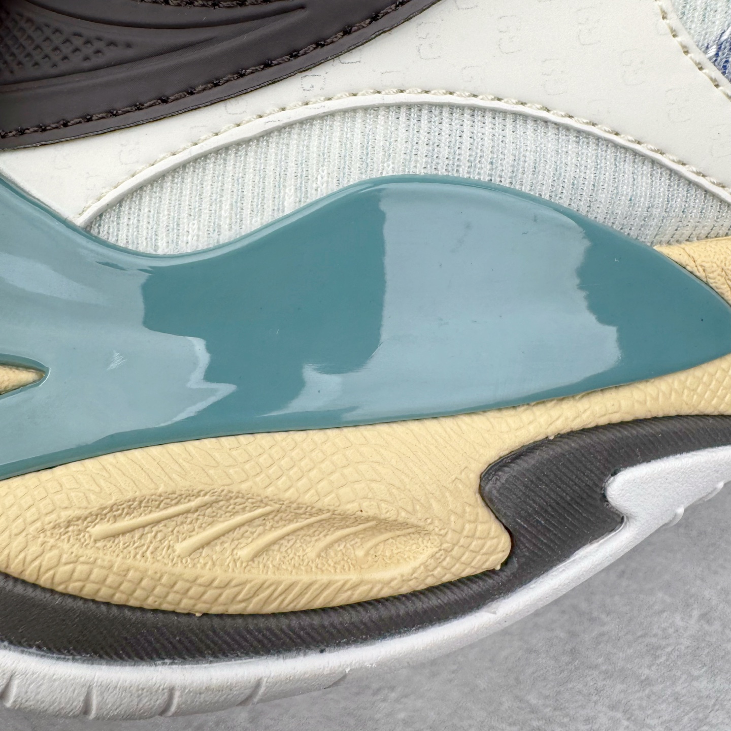 GUCCI古驰 2.0 低筒 网布皮革 复古 圆头抽绳  生活休闲鞋 男款 女款 灰白色 灰棕色 814040 FAD5T 9063