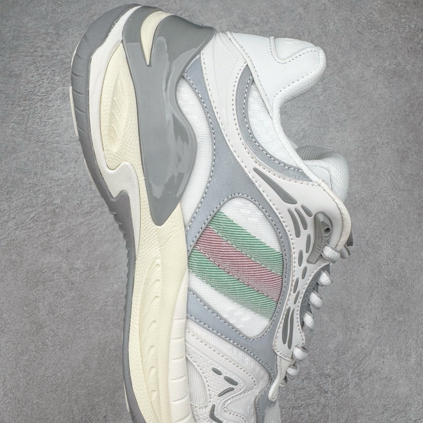 GUCCI古驰 2.0 低筒 网布皮革 复古 圆头抽绳  生活休闲鞋 男款 女款 灰白色 灰色 814040 FAD6Q 8745