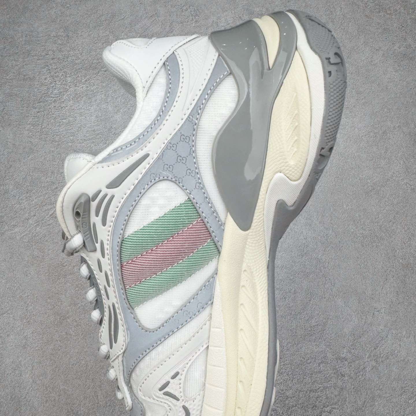 GUCCI古驰 2.0 低筒 网布皮革 复古 圆头抽绳  生活休闲鞋 男款 女款 灰白色 灰色 814040 FAD6Q 8745