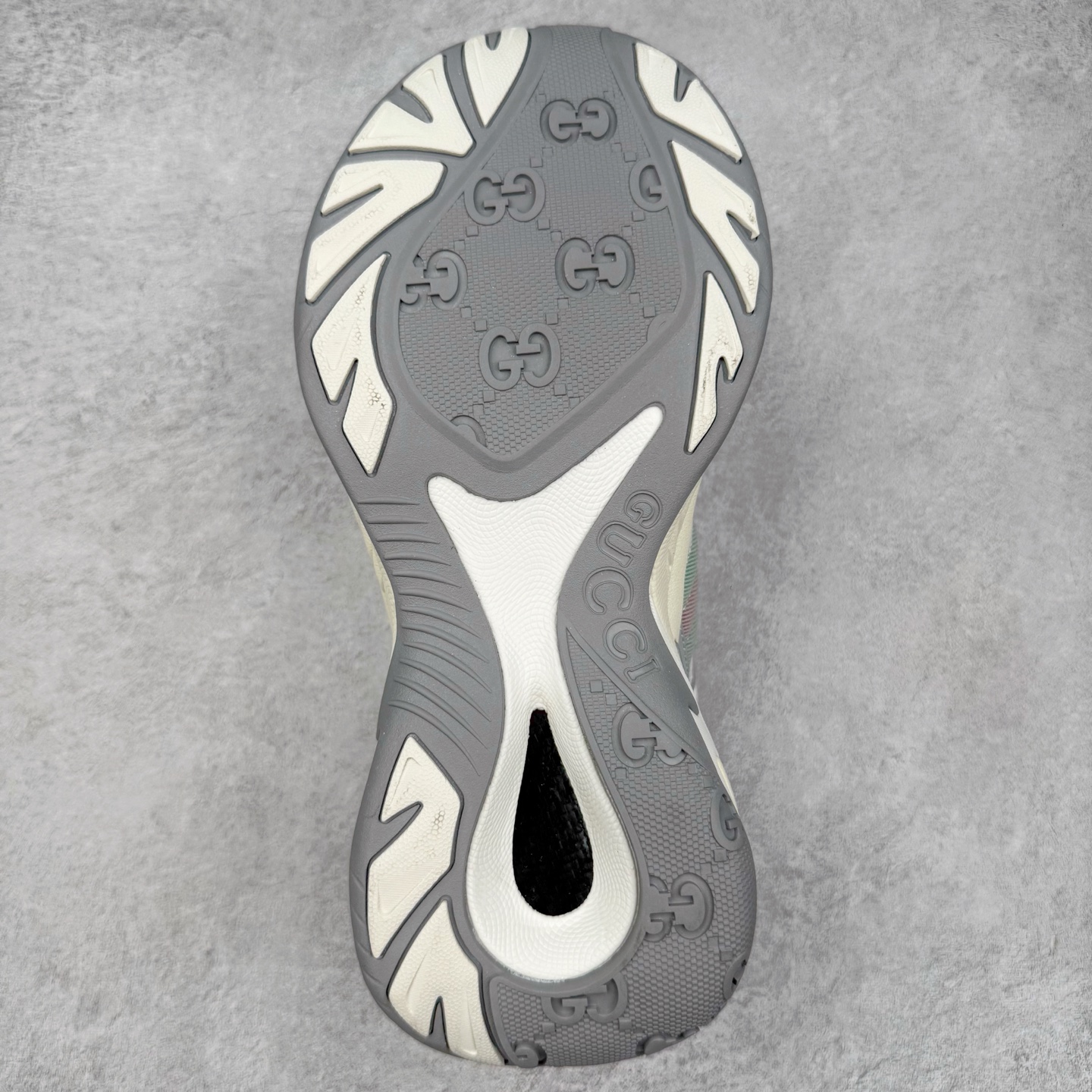 GUCCI古驰 2.0 低筒 网布皮革 复古 圆头抽绳  生活休闲鞋 男款 女款 灰白色 灰色 814040 FAD6Q 8745