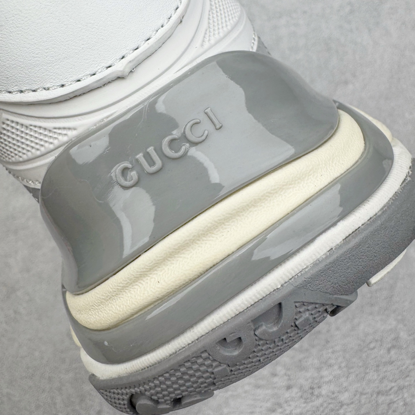 GUCCI古驰 2.0 低筒 网布皮革 复古 圆头抽绳  生活休闲鞋 男款 女款 灰白色 灰色 814040 FAD6Q 8745