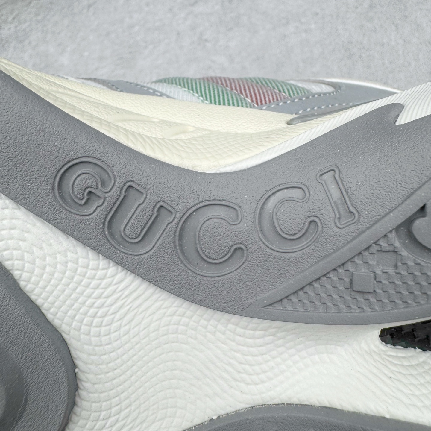 GUCCI古驰 2.0 低筒 网布皮革 复古 圆头抽绳  生活休闲鞋 男款 女款 灰白色 灰色 814040 FAD6Q 8745