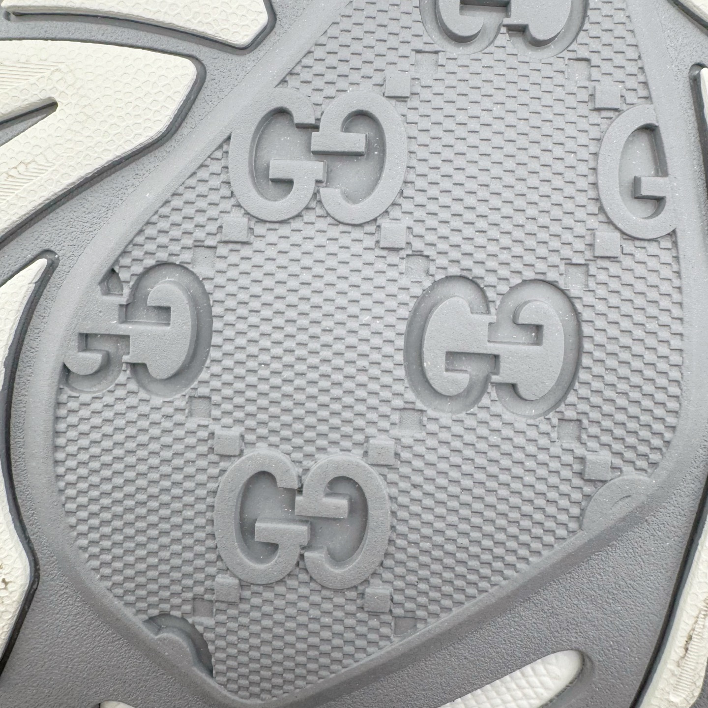 GUCCI古驰 2.0 低筒 网布皮革 复古 圆头抽绳  生活休闲鞋 男款 女款 灰白色 灰色 814040 FAD6Q 8745