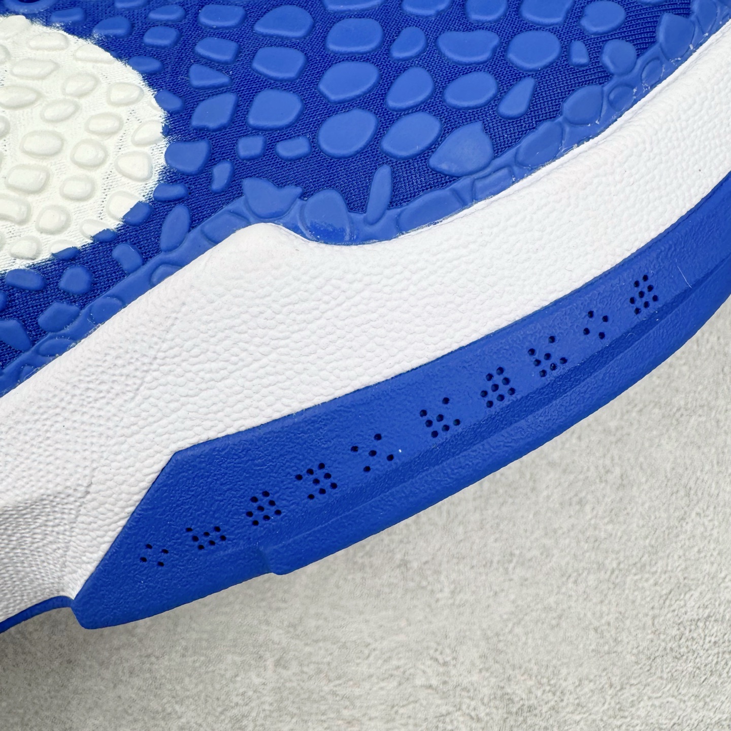 STAR-S Kobe 6 Dodgers  低筒 篮球鞋 球鞋 波鞋 实战鞋 运动耐磨防滑 男鞋 波鞋  道奇蓝白 CW2190-400