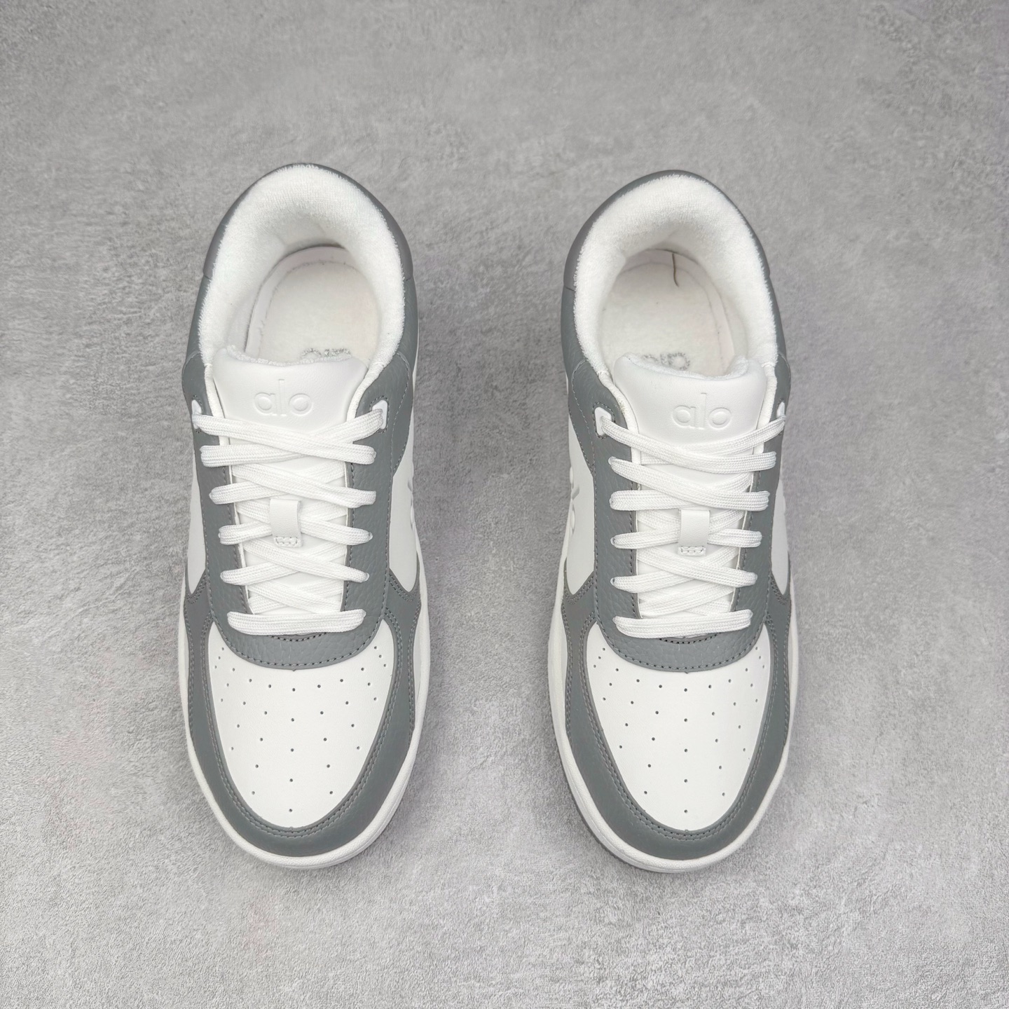 alo yoga Recovery Mode 低筒 舒适简约 防滑耐磨 板鞋 男女同款 波鞋 白灰 A0685U-Grey/White