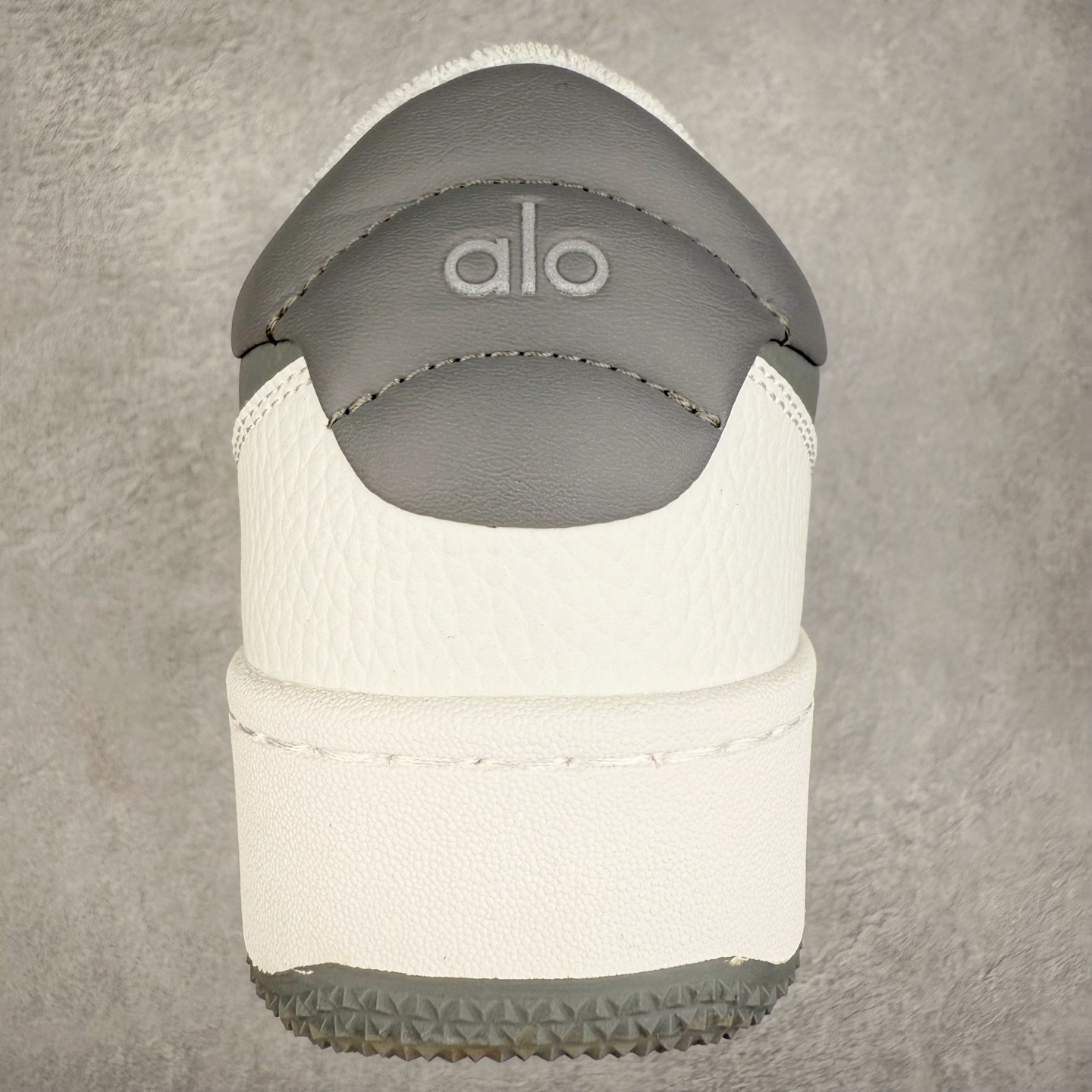 alo yoga Recovery Mode 低筒 舒适简约 防滑耐磨 板鞋 男女同款 波鞋 白灰 A0685U-Grey/White