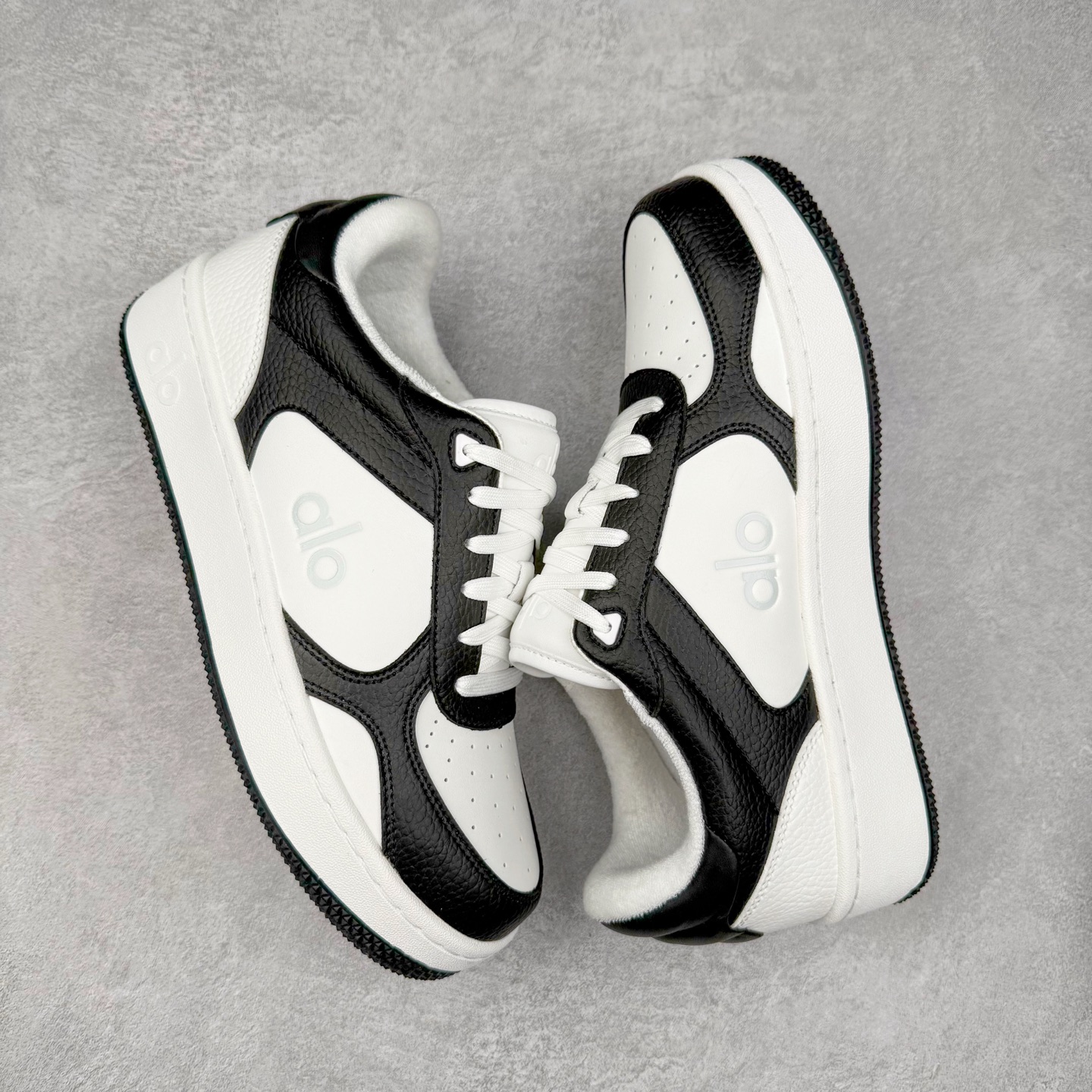  alo yoga Recovery Mode 低筒 舒适简约 防滑耐磨 板鞋 男女同款 波鞋 黑白 A0685U-Black/White