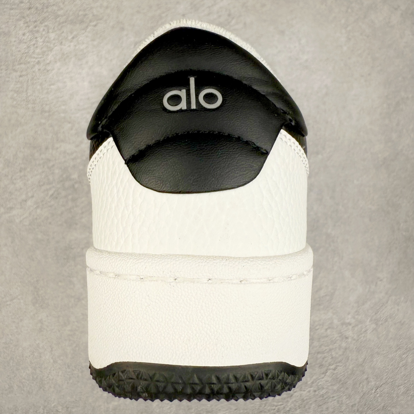  alo yoga Recovery Mode 低筒 舒适简约 防滑耐磨 板鞋 男女同款 波鞋 黑白 A0685U-Black/White