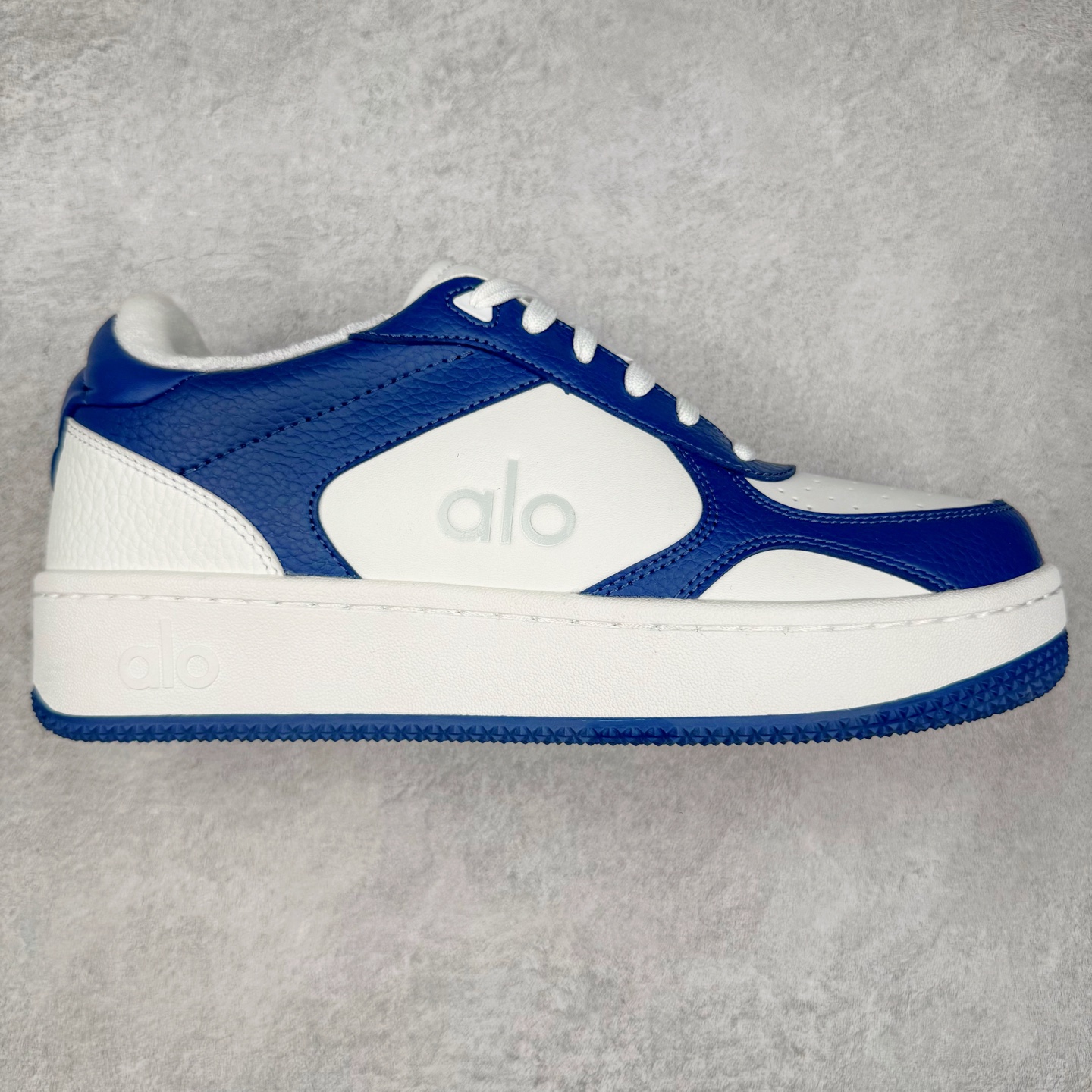  alo yoga Recovery Mode 低筒 舒适简约 防滑耐磨 板鞋 男女同款 波鞋 白蓝 A0685U-Navy/White