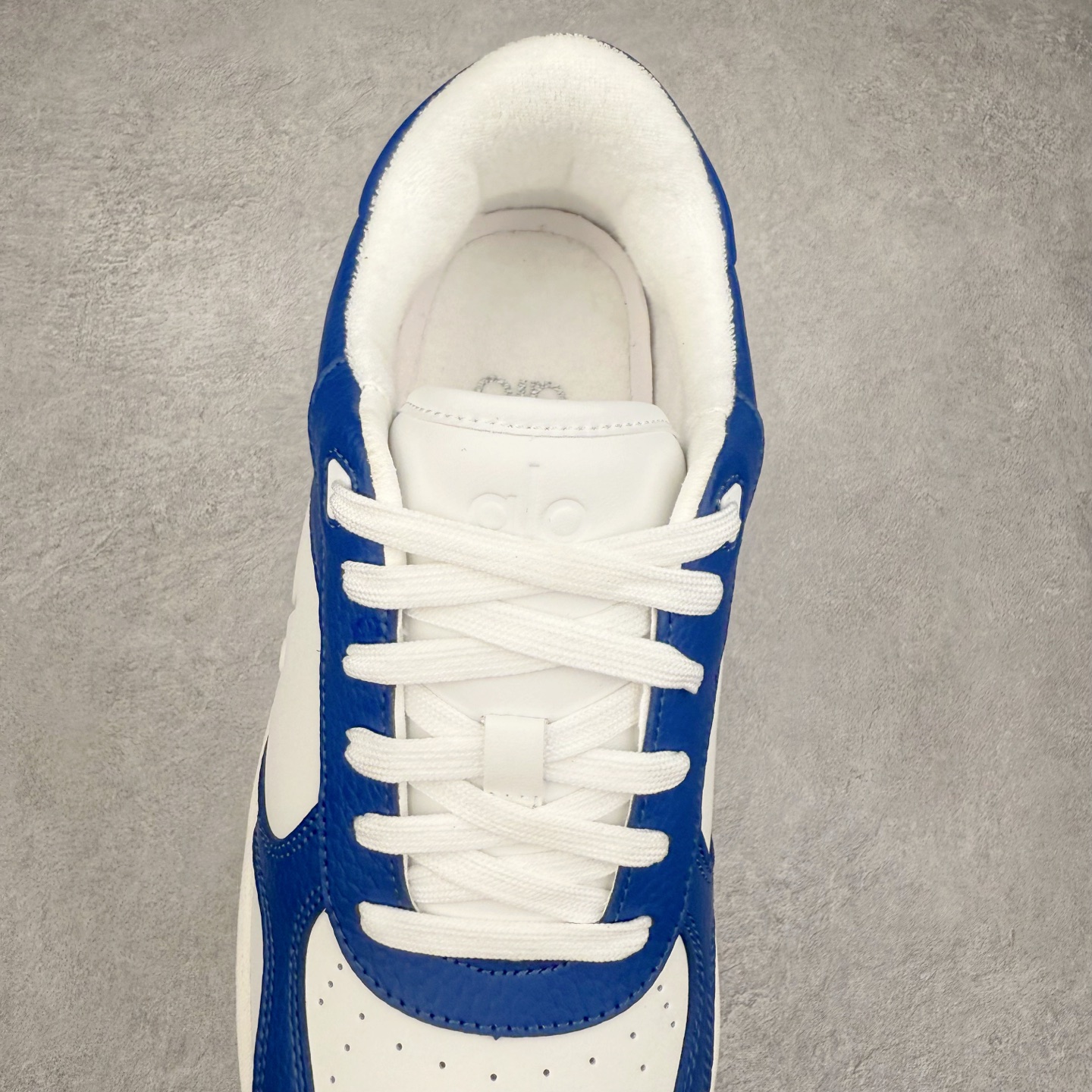  alo yoga Recovery Mode 低筒 舒适简约 防滑耐磨 板鞋 男女同款 波鞋 白蓝 A0685U-Navy/White