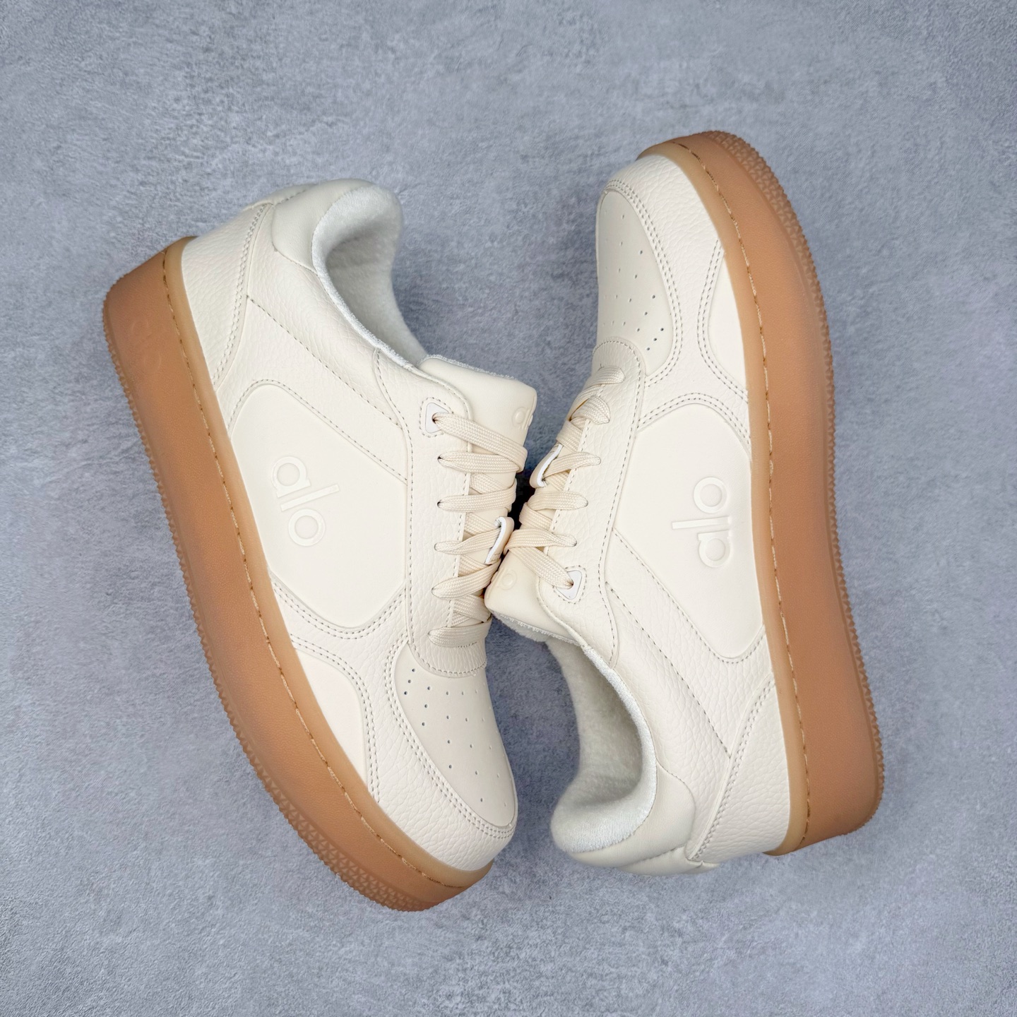  alo yoga Recovery Mode 低筒 舒适简约 防滑耐磨 板鞋 男女同款 波鞋 米色 A0685U-CLAY