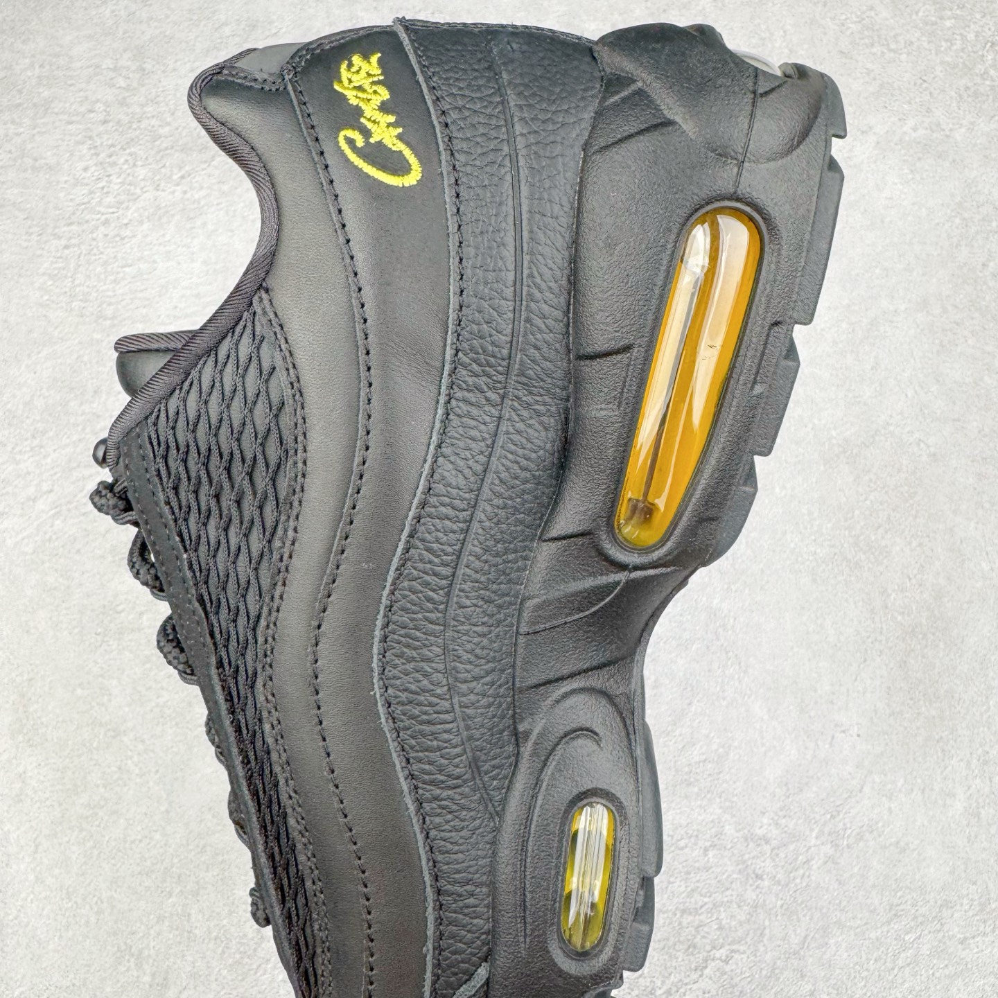 升级最终版 Corteiz Nike Air Max 95 Tour Yellow 低筒 网布防滑 运动鞋 休闲鞋 球鞋 男鞋 波鞋  黑金 FB2709-003