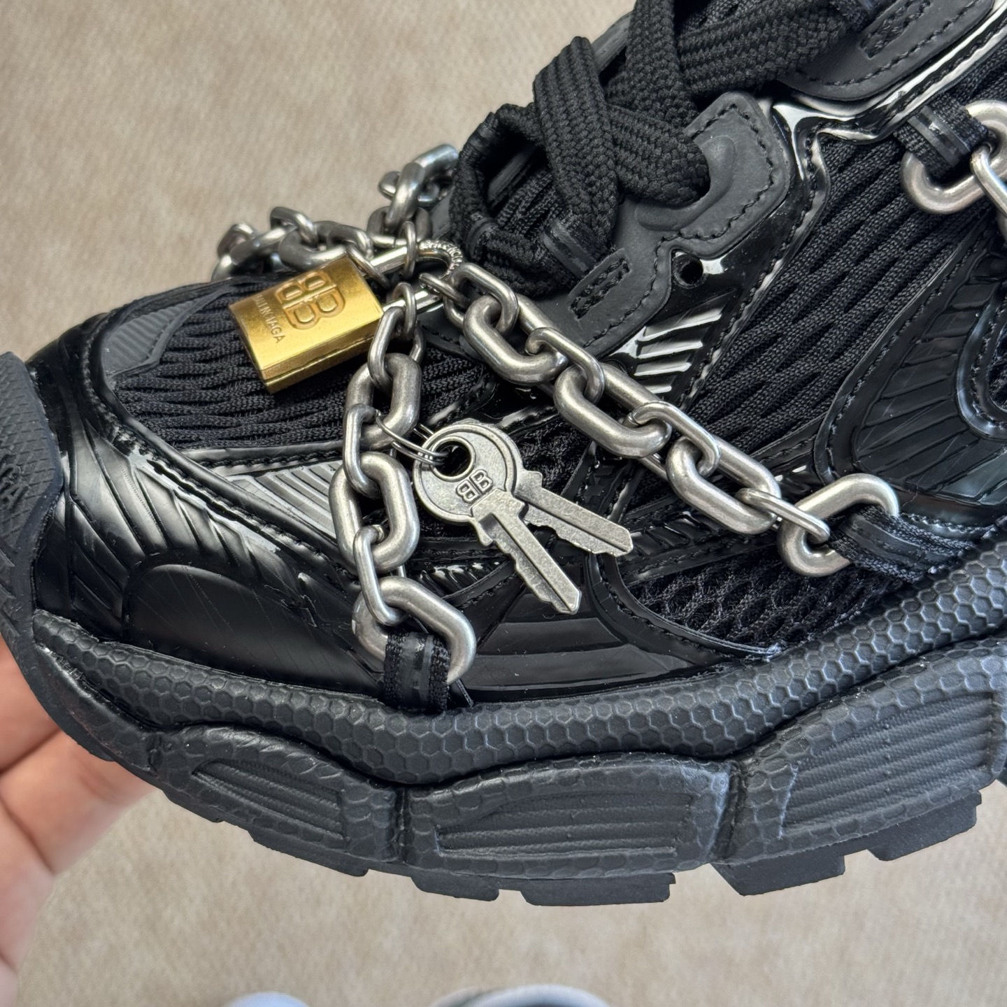 Balenciaga 巴黎世家 3XL链条挂锁 綁帶 网布 系带 做旧 低筒 老爹鞋 运动 复古板鞋 休闲鞋 男鞋 女鞋 黑色   825622W3XPL1882