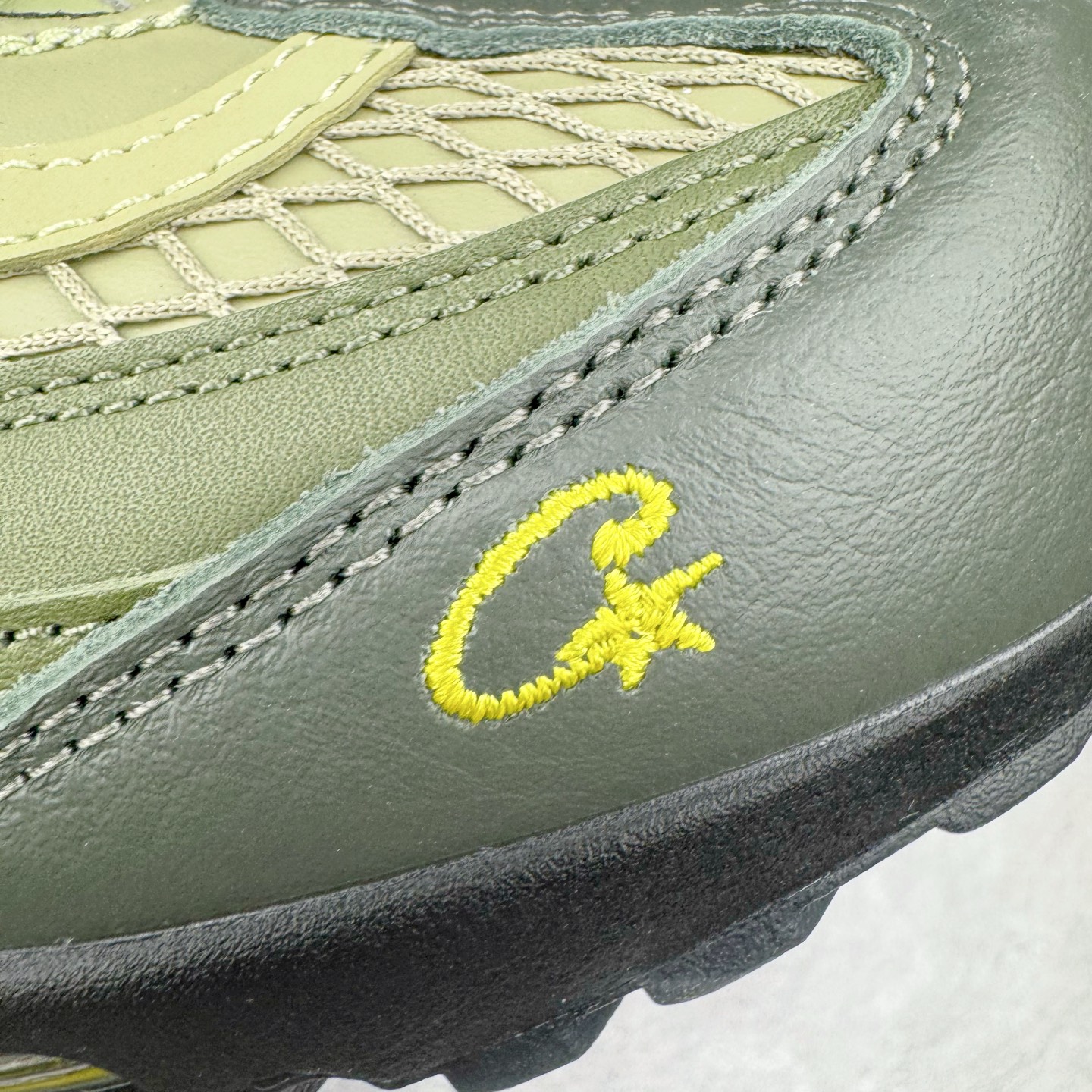 升级最终版 Corteiz Nike Air Max 95 Tour Yellow 低筒 网布防滑 运动鞋 休闲鞋 球鞋 男鞋 波鞋  橄榄绿 FB2709-300