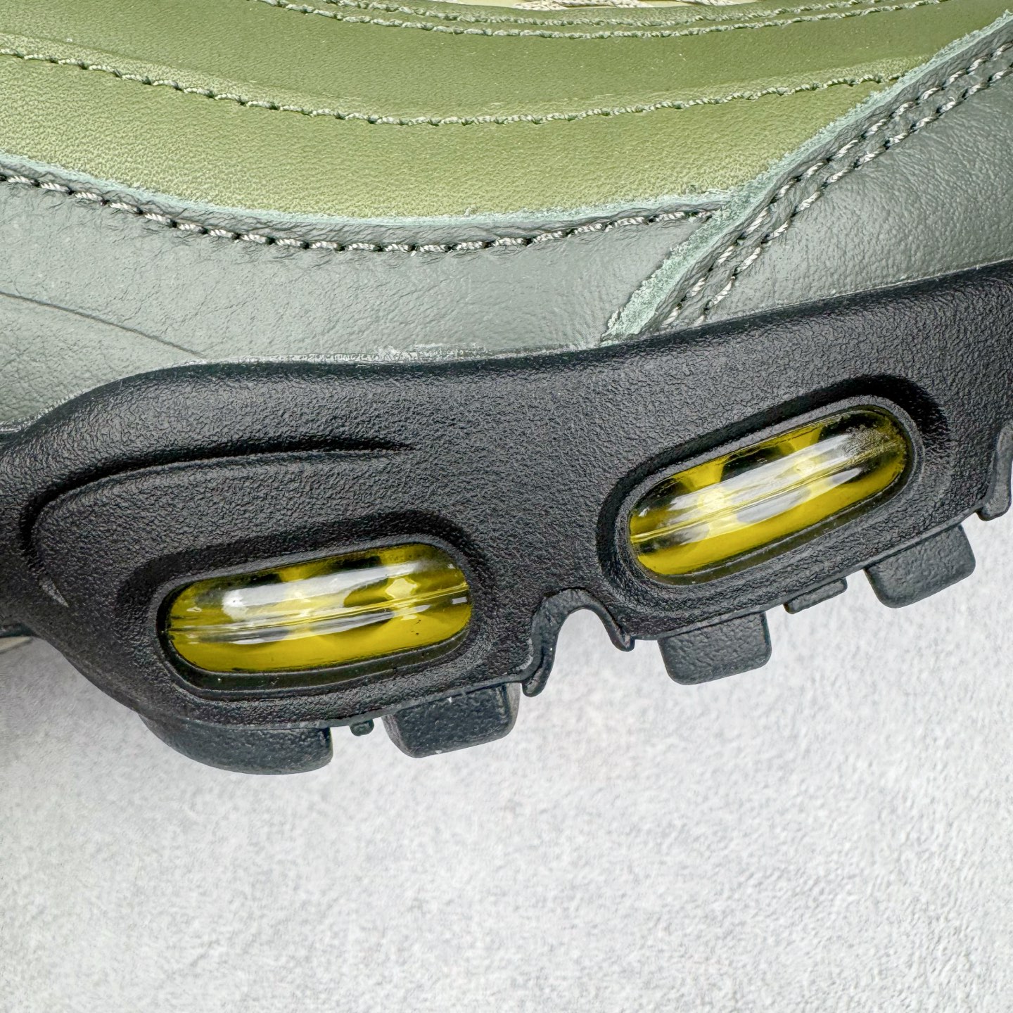 升级最终版 Corteiz Nike Air Max 95 Tour Yellow 低筒 网布防滑 运动鞋 休闲鞋 球鞋 男鞋 波鞋  橄榄绿 FB2709-300