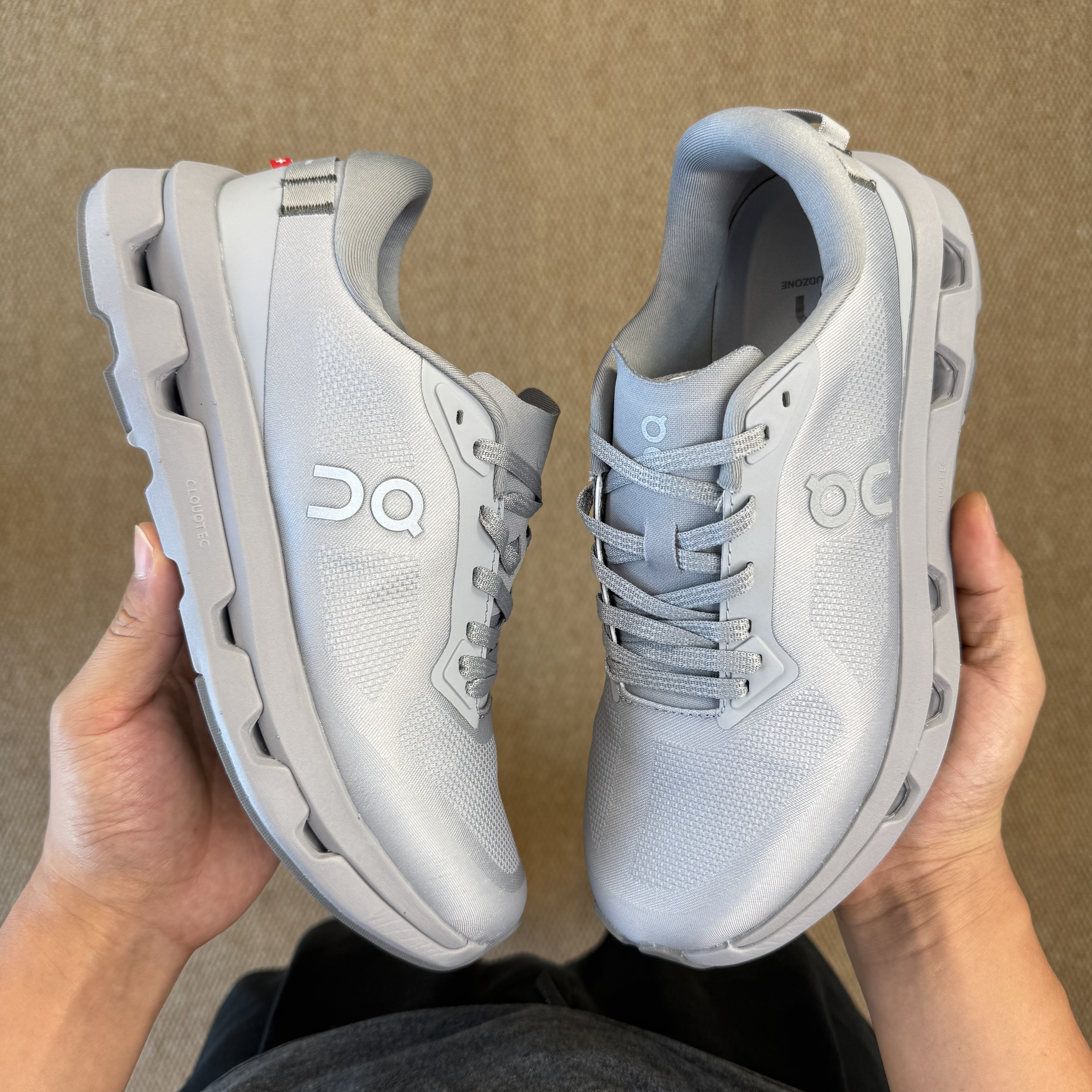 0n昂跑 Cloudzone 低筒 时尚舒适防滑耐磨  波鞋 跑步鞋 女款 男款 灰色B0 3MF10083295