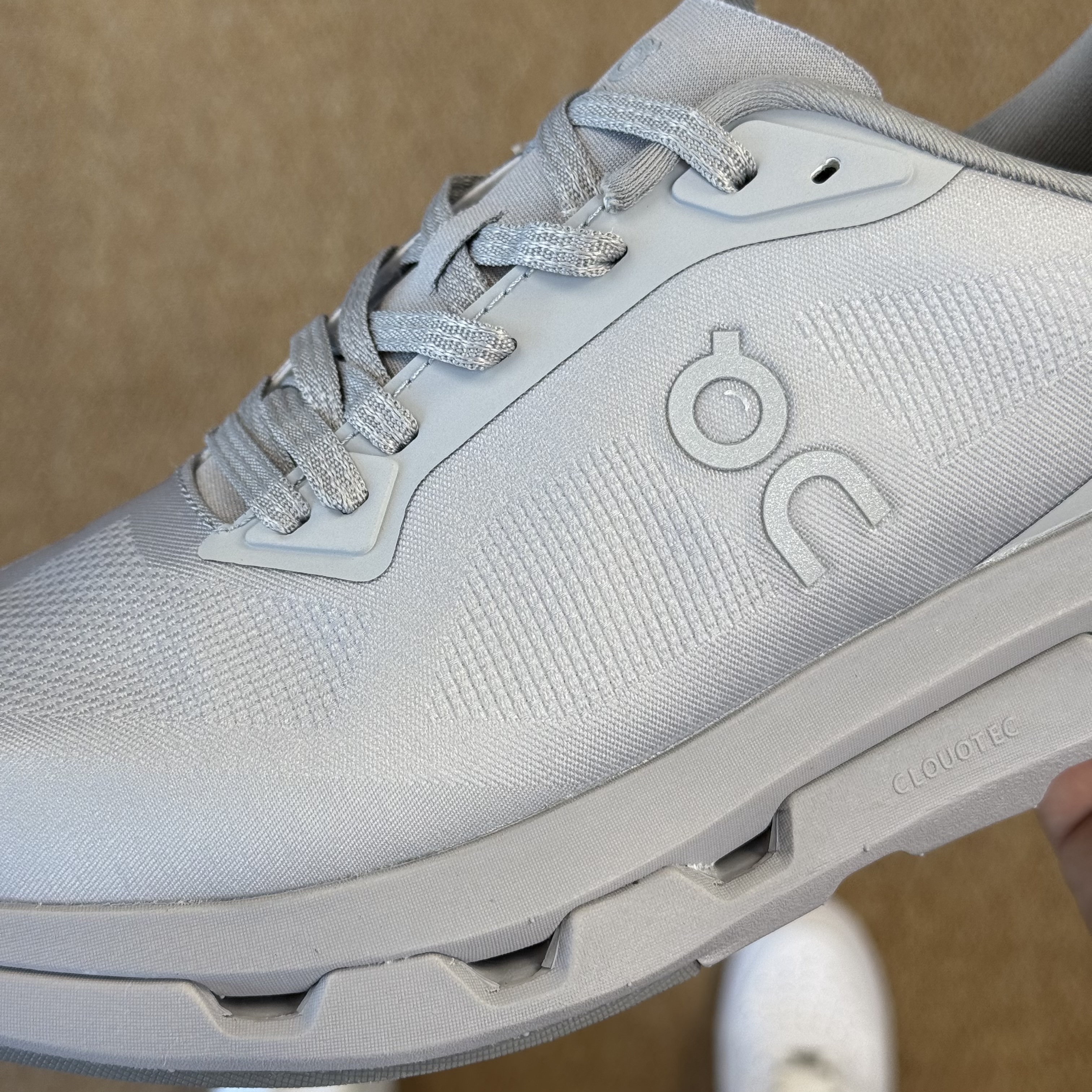 0n昂跑 Cloudzone 低筒 时尚舒适防滑耐磨  波鞋 跑步鞋 女款 男款 灰色B0 3MF10083295