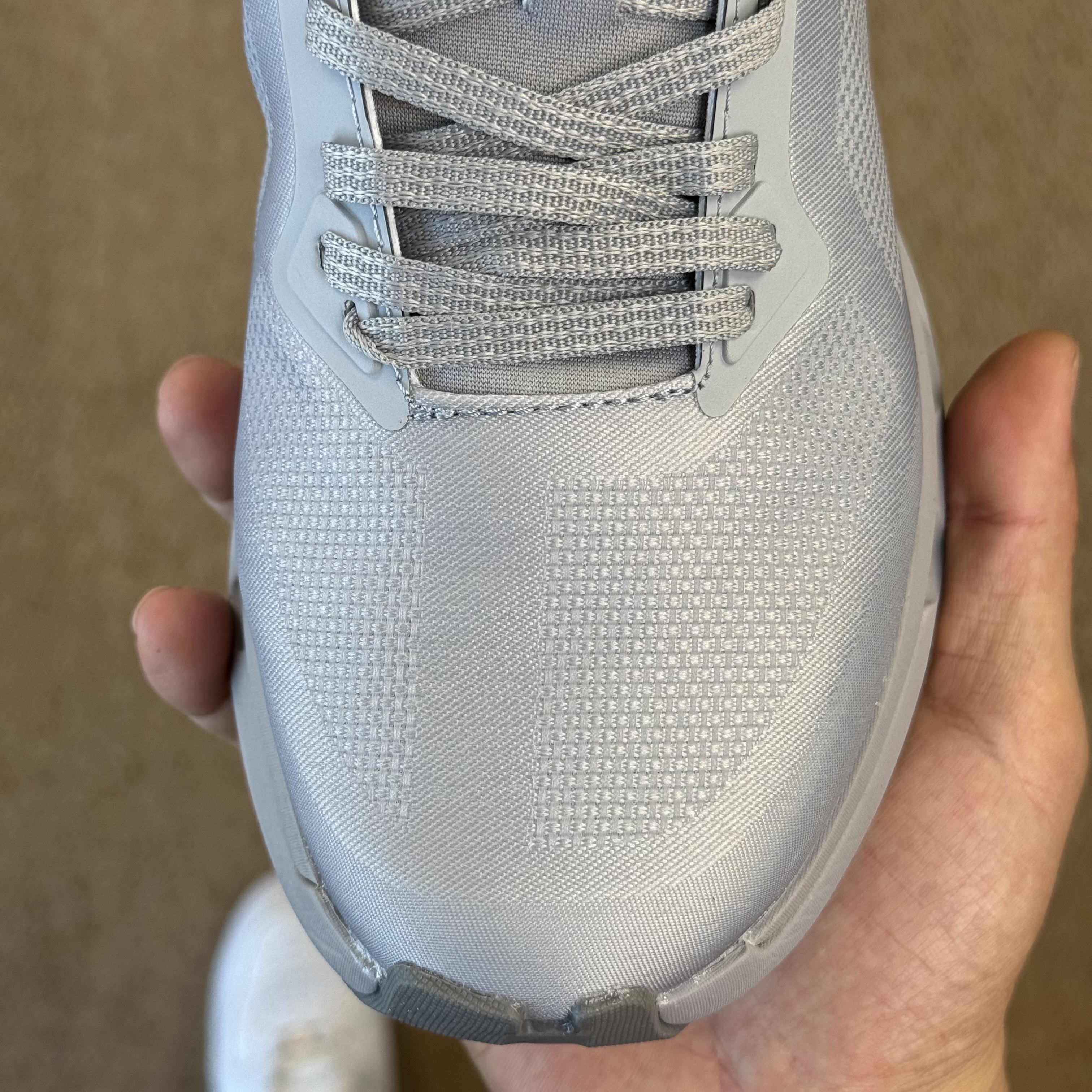 0n昂跑 Cloudzone 低筒 时尚舒适防滑耐磨  波鞋 跑步鞋 女款 男款 灰色B0 3MF10083295